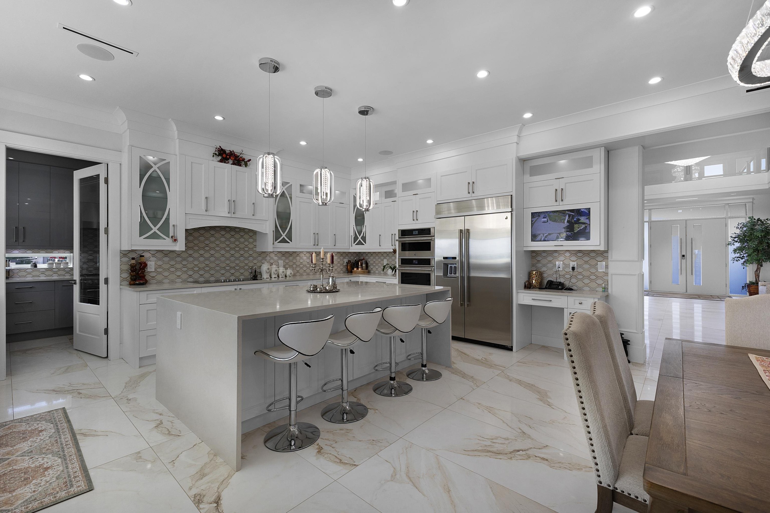 









13170


57

Avenue,
Surrey,




BC
V3X 0K2

