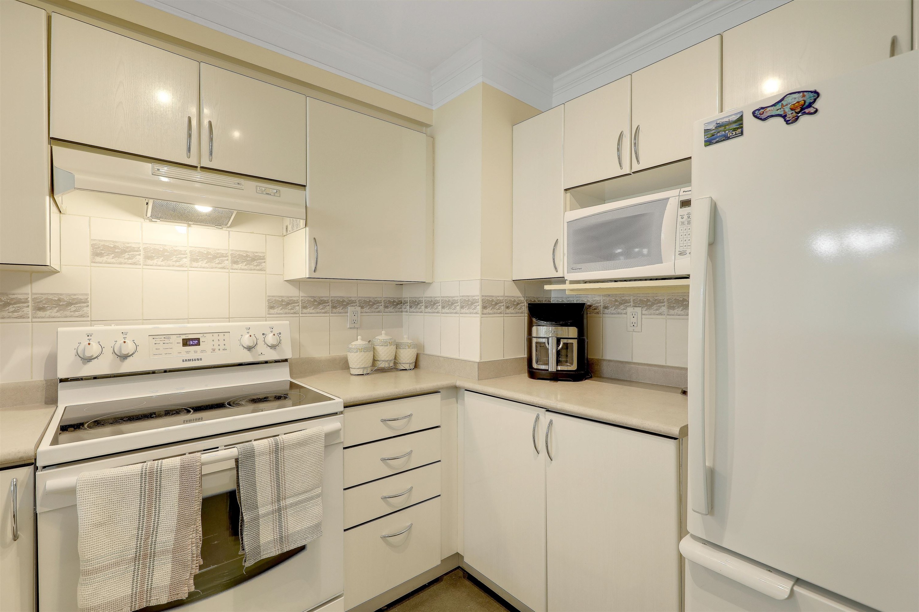 









6385


121

Street, 207,
Surrey,




BC
V3X 3K6

