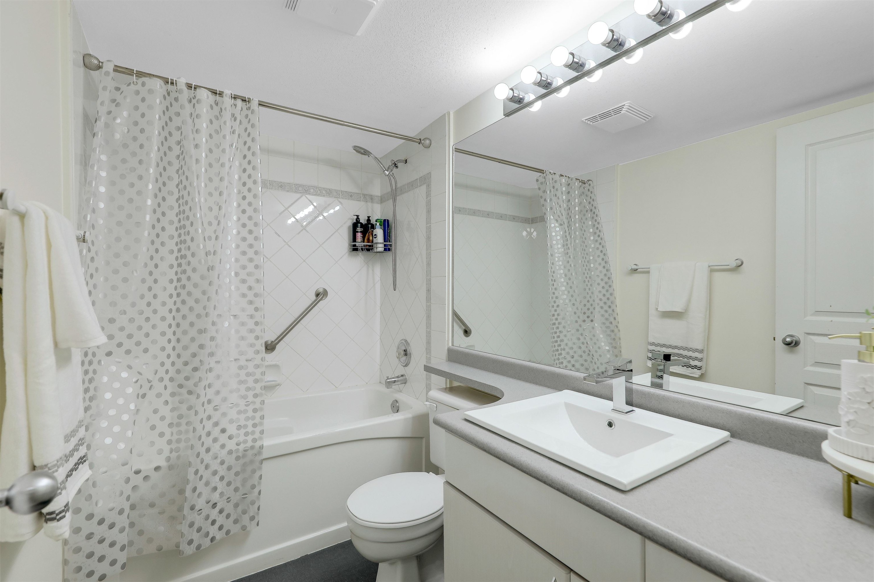 









6385


121

Street, 207,
Surrey,




BC
V3X 3K6

