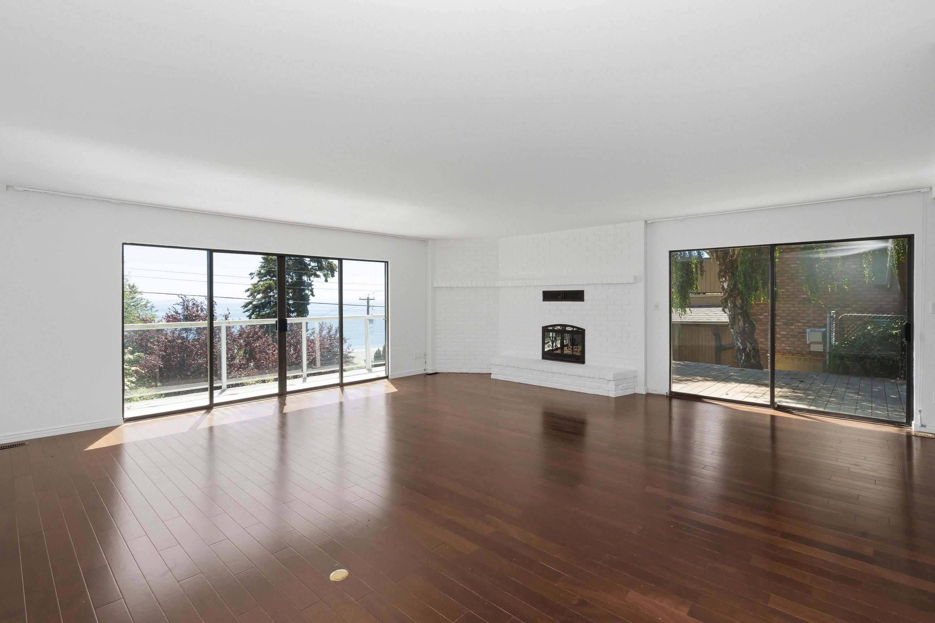 









14815


Hardie

Avenue,
White Rock,




BC
V4B 2H6

