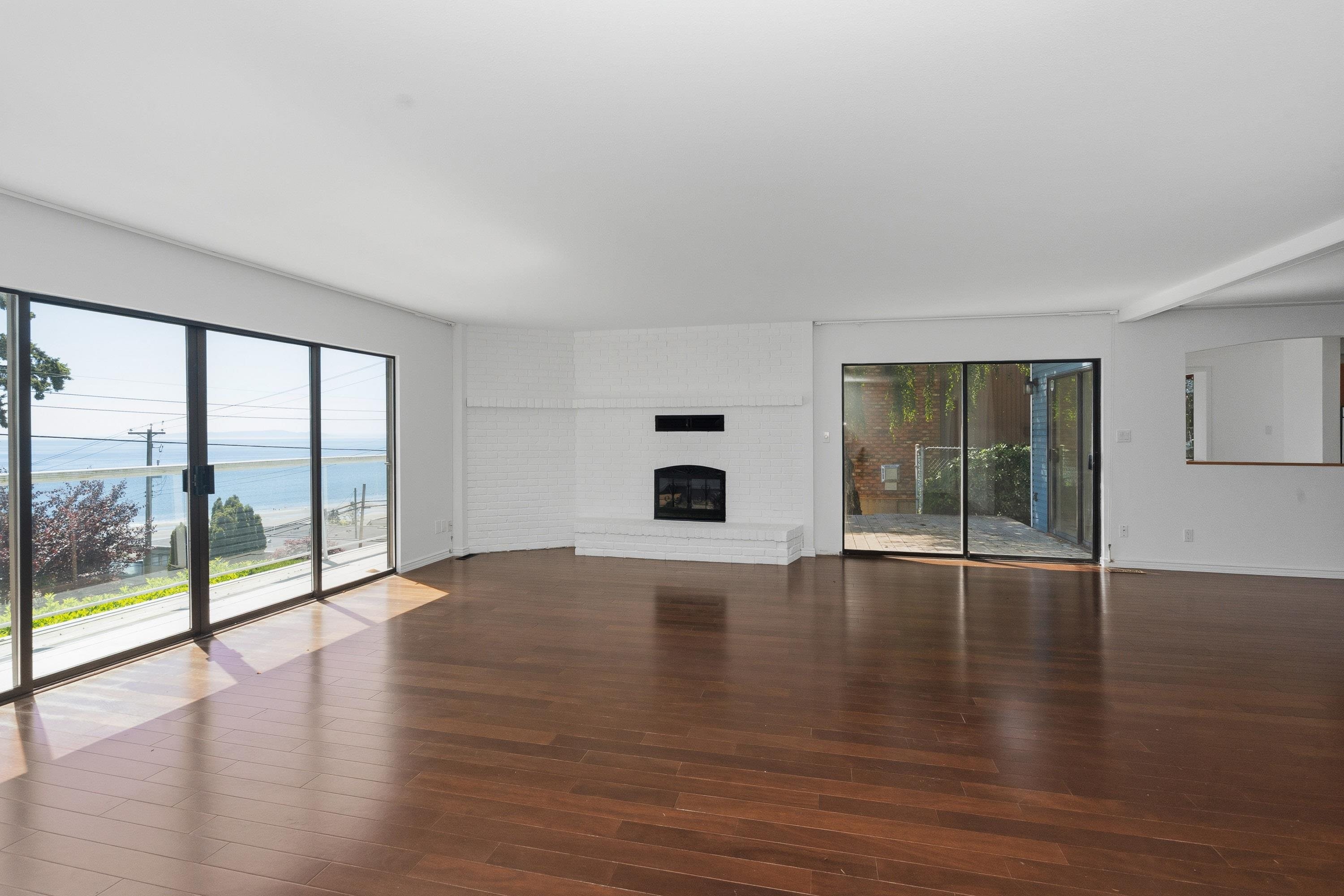 









14815


Hardie

Avenue,
White Rock,




BC
V4B 2H6

