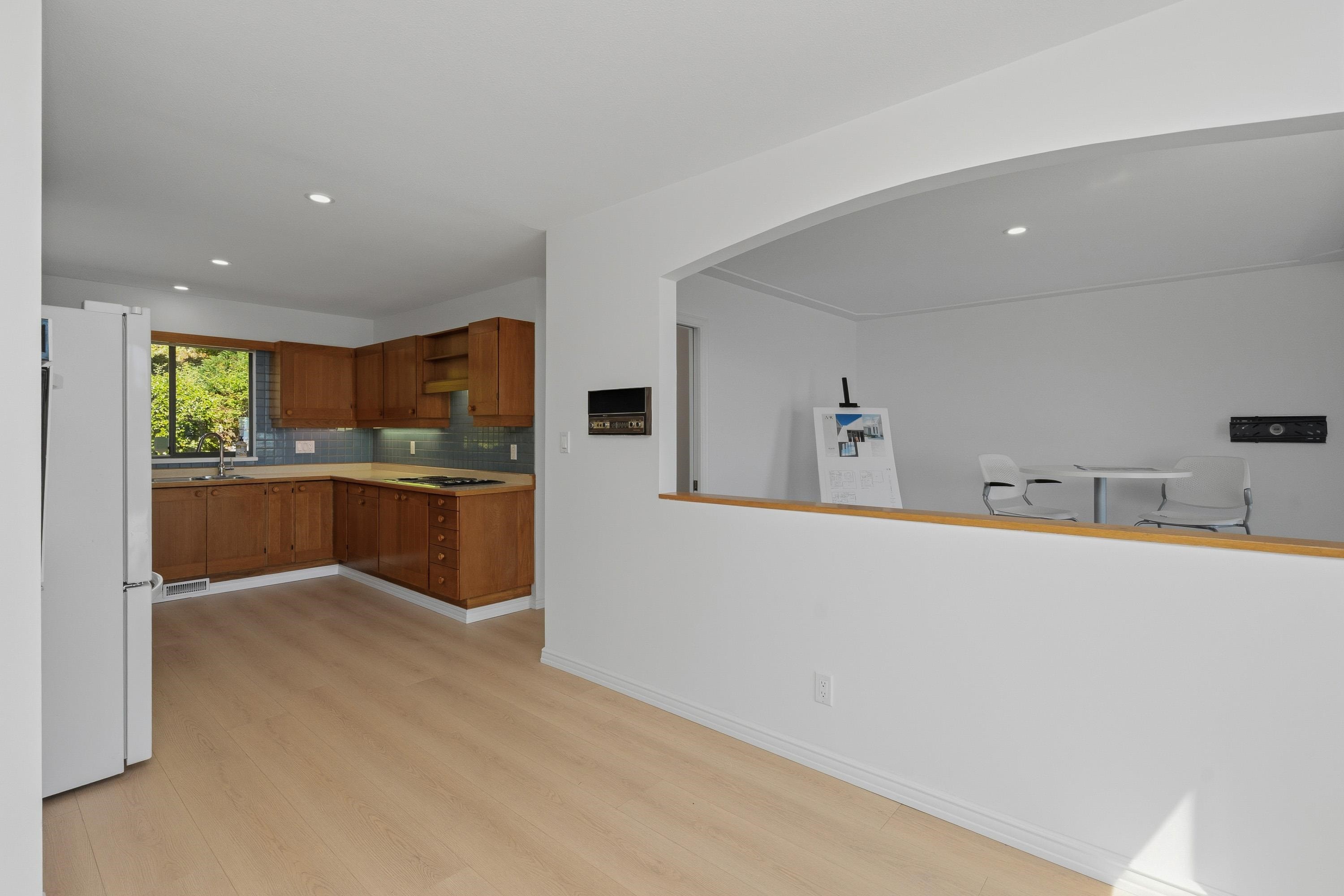 









14815


Hardie

Avenue,
White Rock,




BC
V4B 2H6

