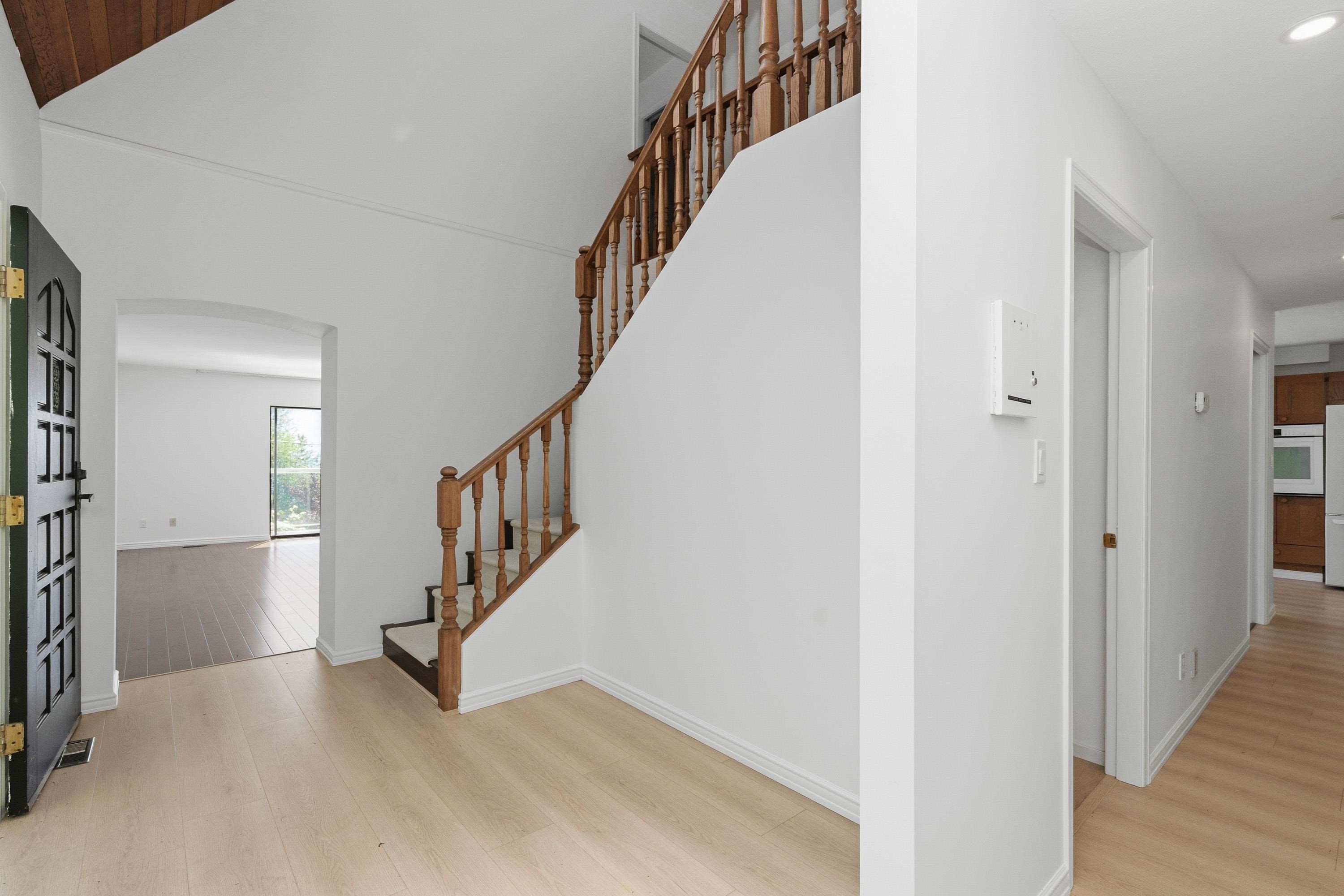 









14815


Hardie

Avenue,
White Rock,




BC
V4B 2H6

