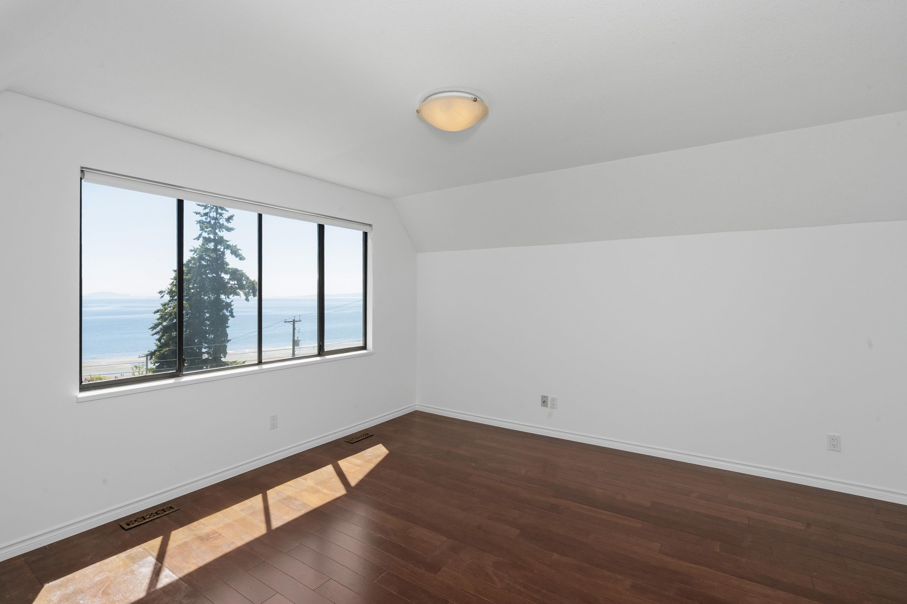 









14815


Hardie

Avenue,
White Rock,




BC
V4B 2H6

