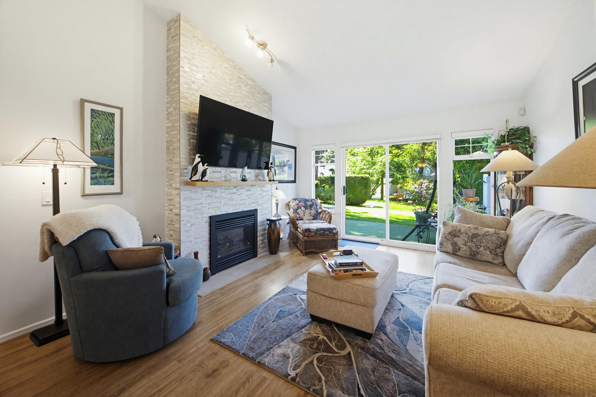 









8737


212

Street, 57,
Langley,




BC
V1M 2C8


