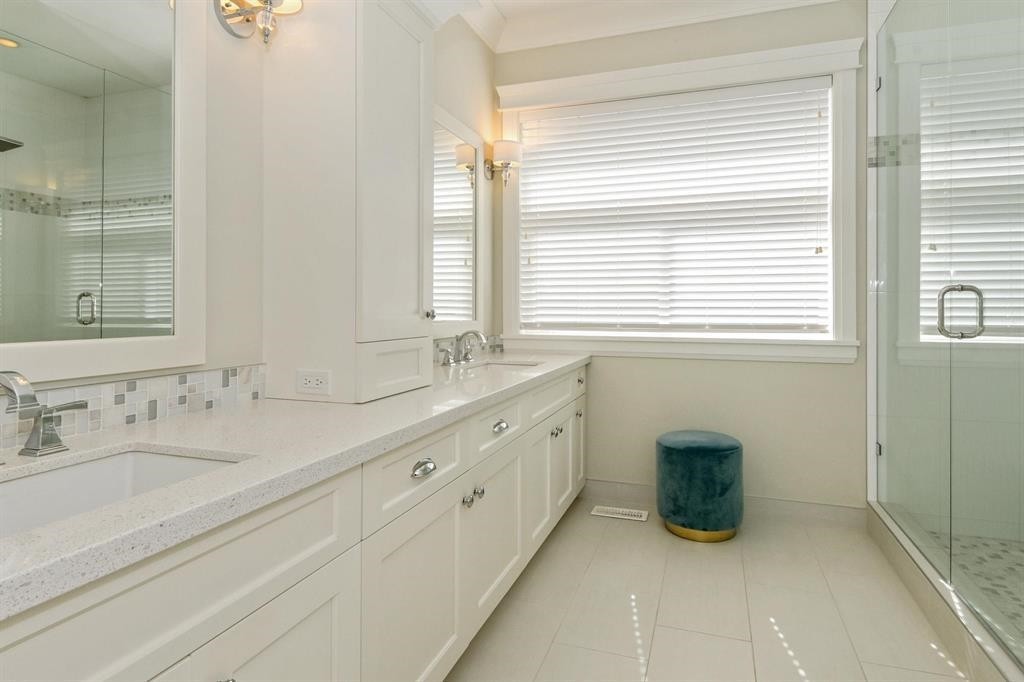 









4745


204a

Street,
Langley,




BC
V3A 0E7

