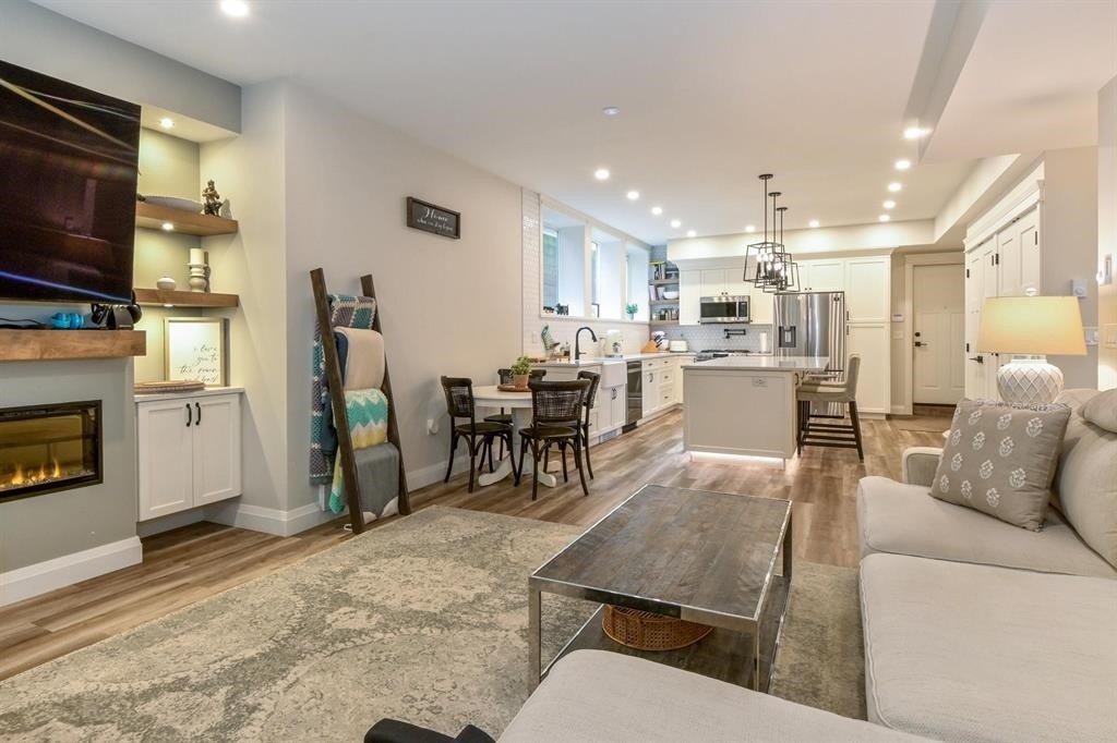 









4745


204a

Street,
Langley,




BC
V3A 0E7

