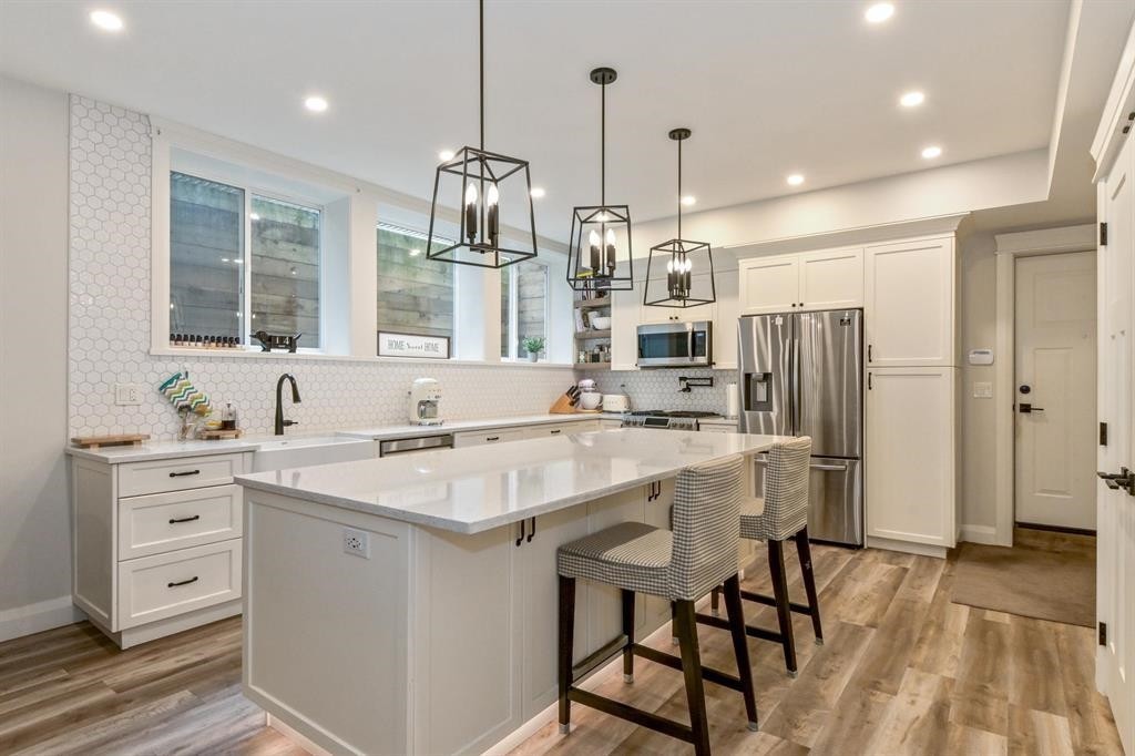 









4745


204a

Street,
Langley,




BC
V3A 0E7

