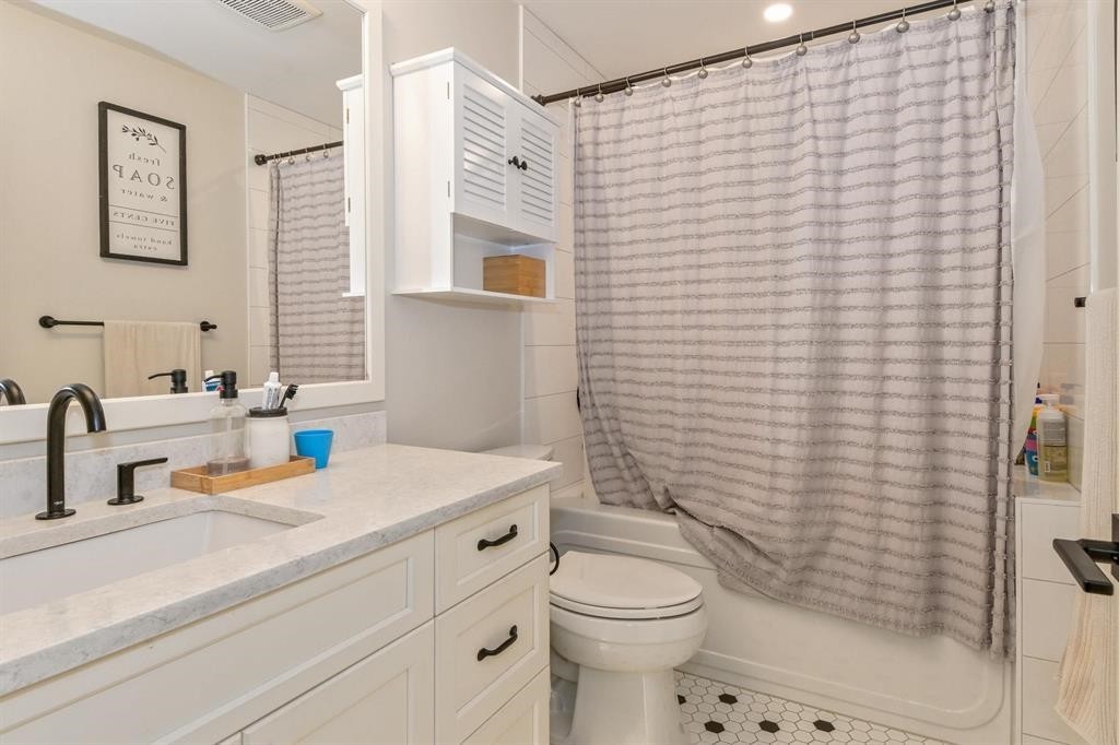 









4745


204a

Street,
Langley,




BC
V3A 0E7

