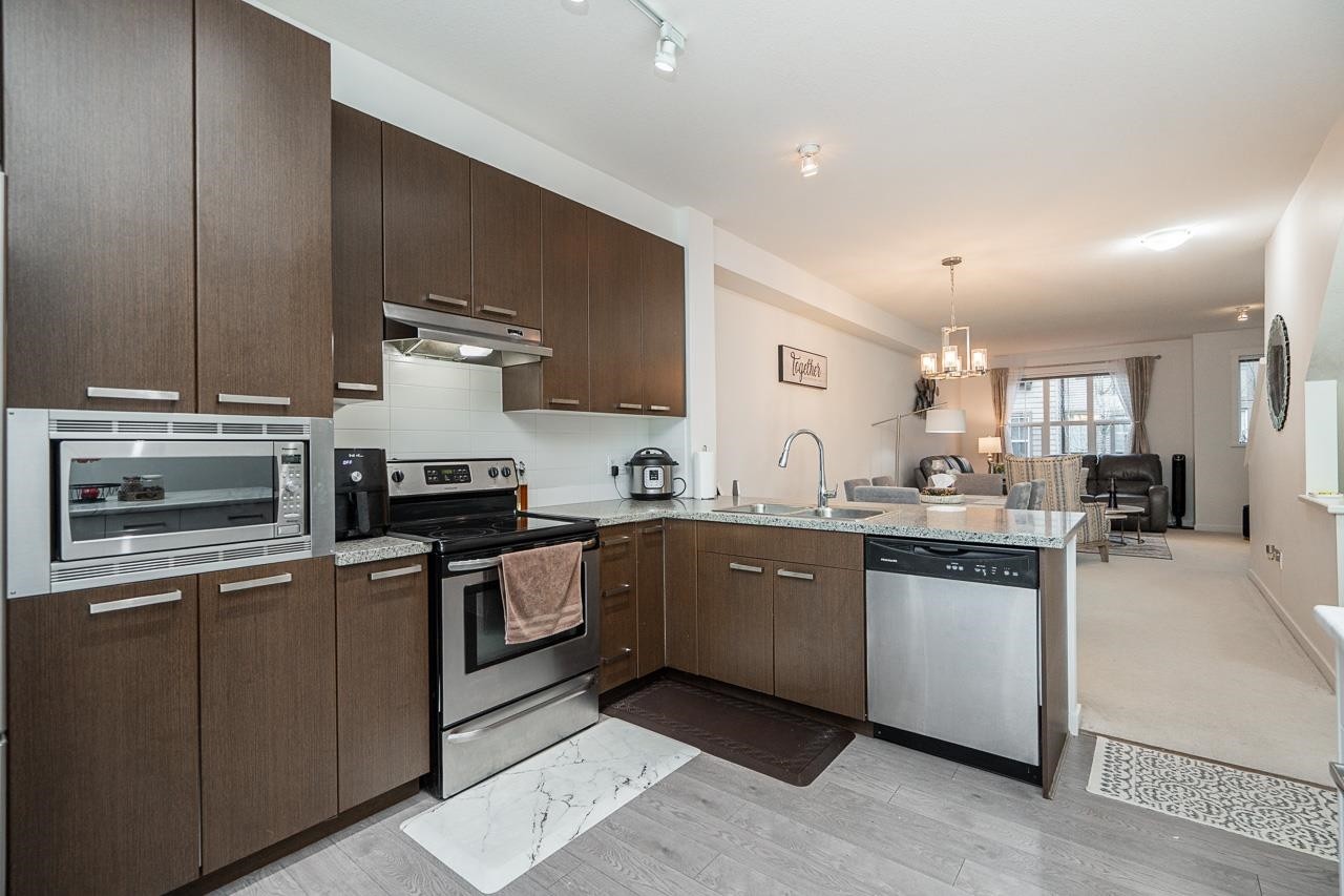 









14838


61

Avenue, 9,
Surrey,




BC
V3S 2P3

