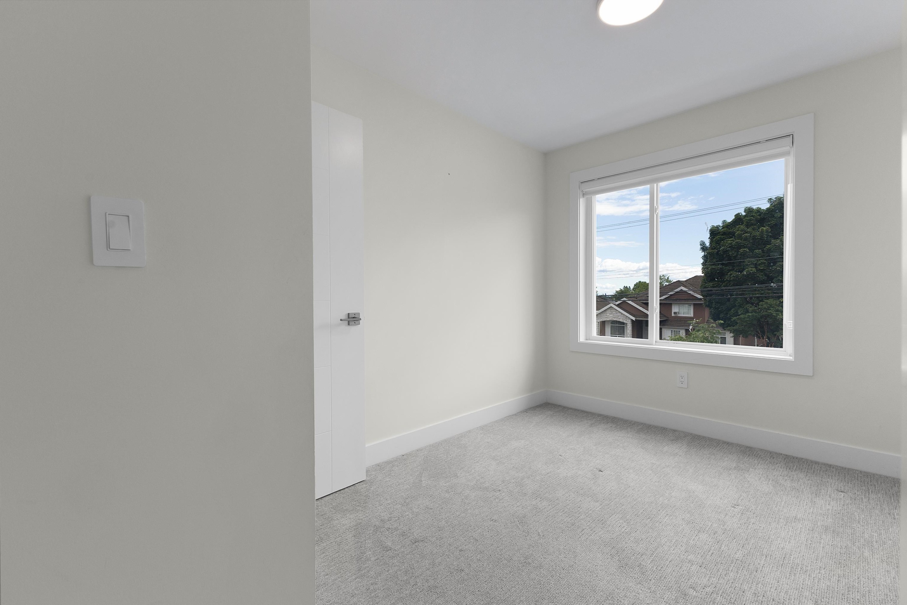









9652


162a

Street, 48,
Surrey,




BC
V4N 2E4

