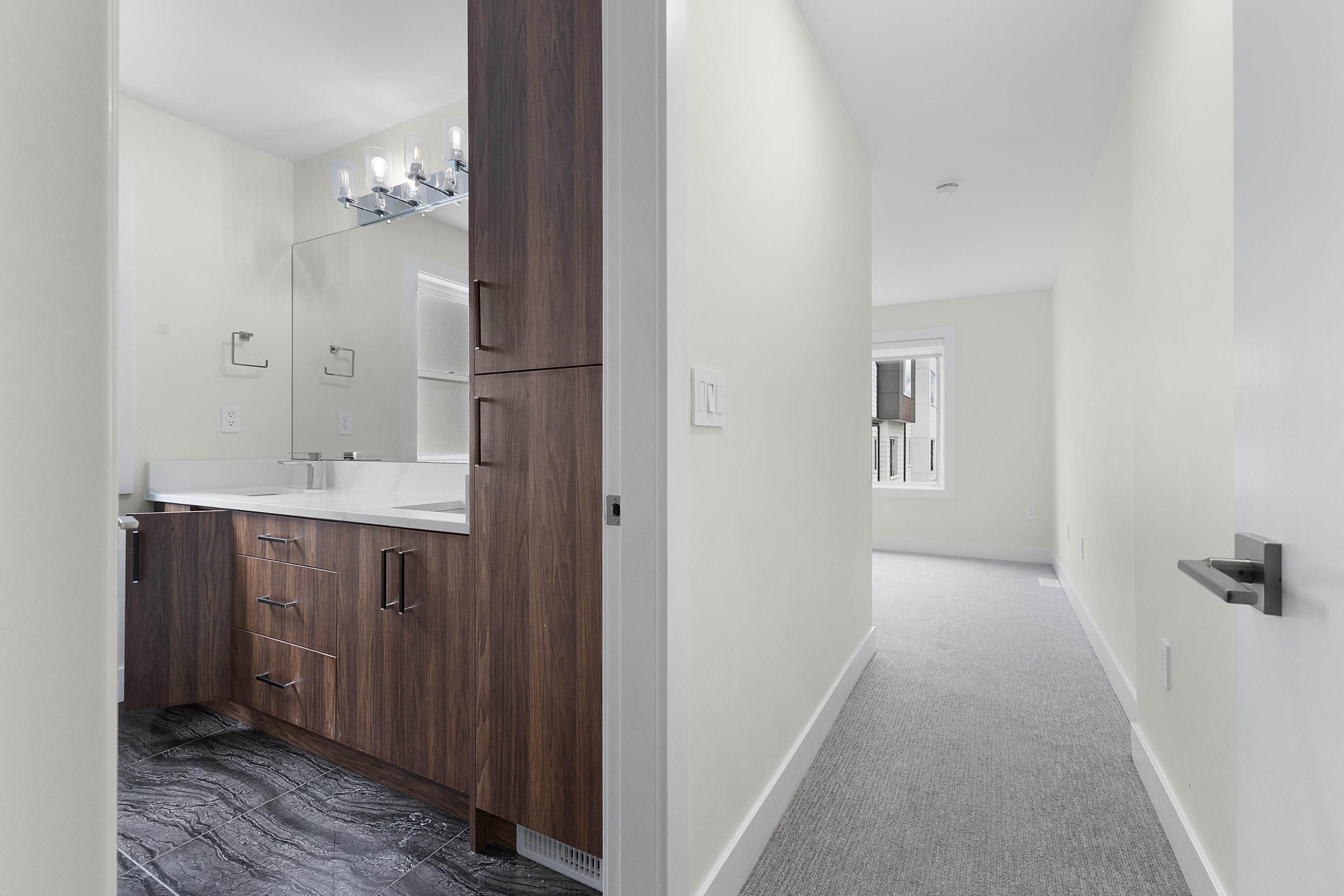 









9652


162a

Street, 48,
Surrey,




BC
V4N 2E4


