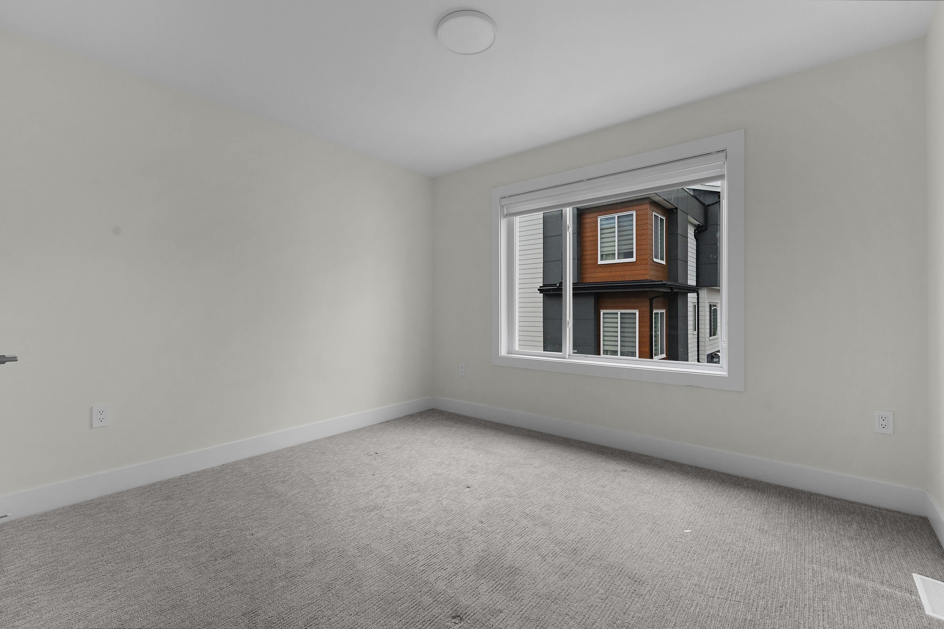 









9652


162a

Street, 48,
Surrey,




BC
V4N 2E4

