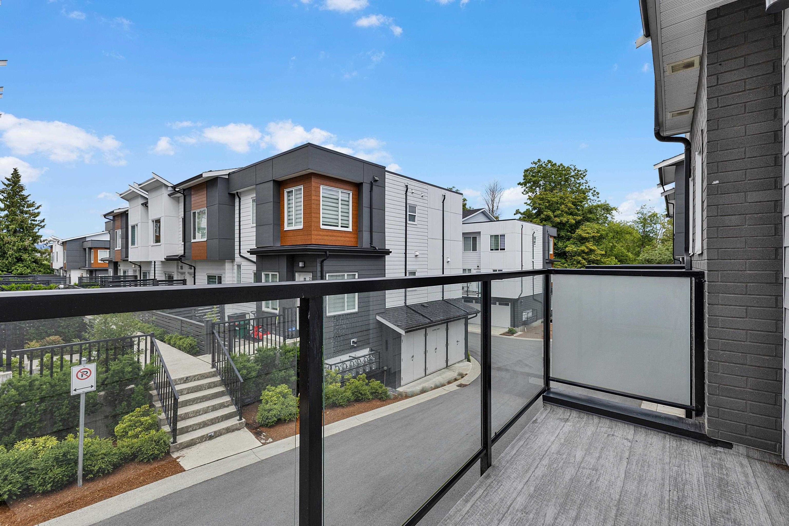 









9652


162a

Street, 48,
Surrey,




BC
V4N 2E4

