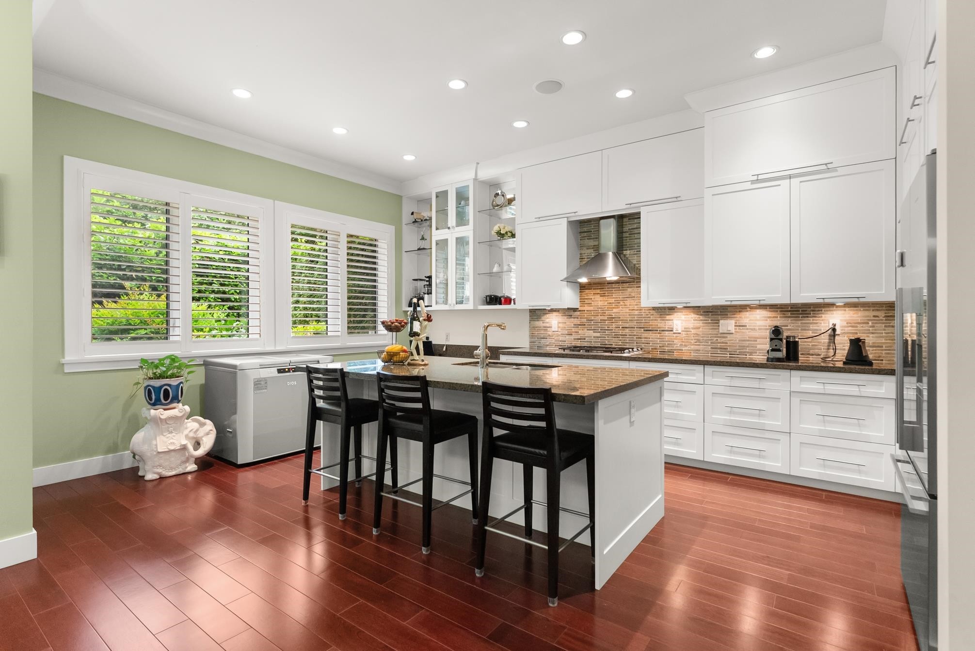 









3122


160

Street, 18,
Surrey,




BC
V3Z 8K5

