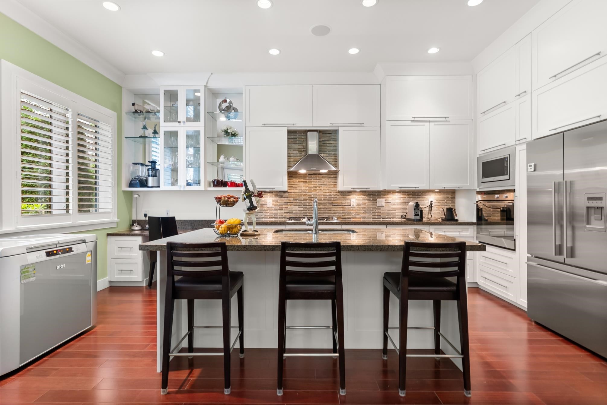 









3122


160

Street, 18,
Surrey,




BC
V3Z 8K5

