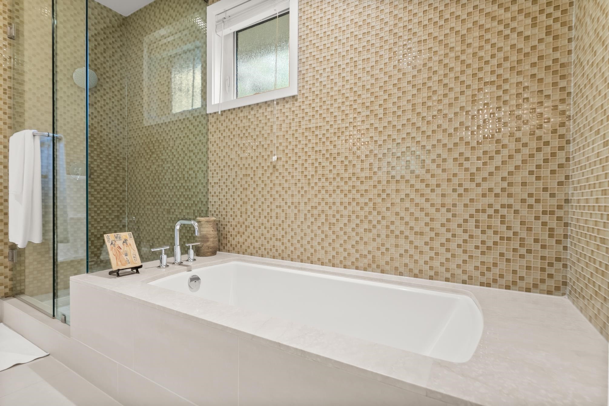 









3122


160

Street, 18,
Surrey,




BC
V3Z 8K5

