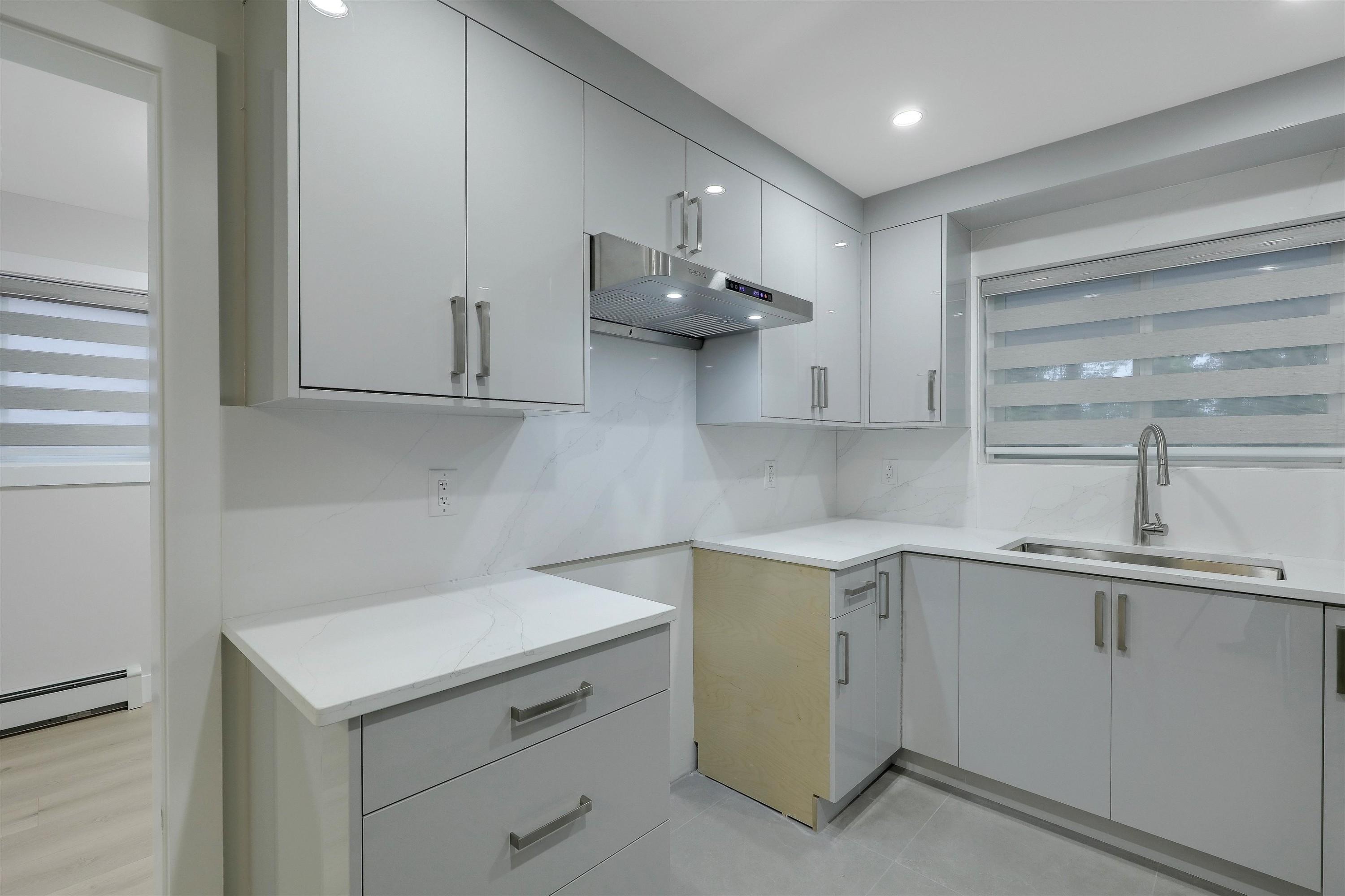 









12509


77b

Avenue,
Surrey,




BC
V3W 8L9

