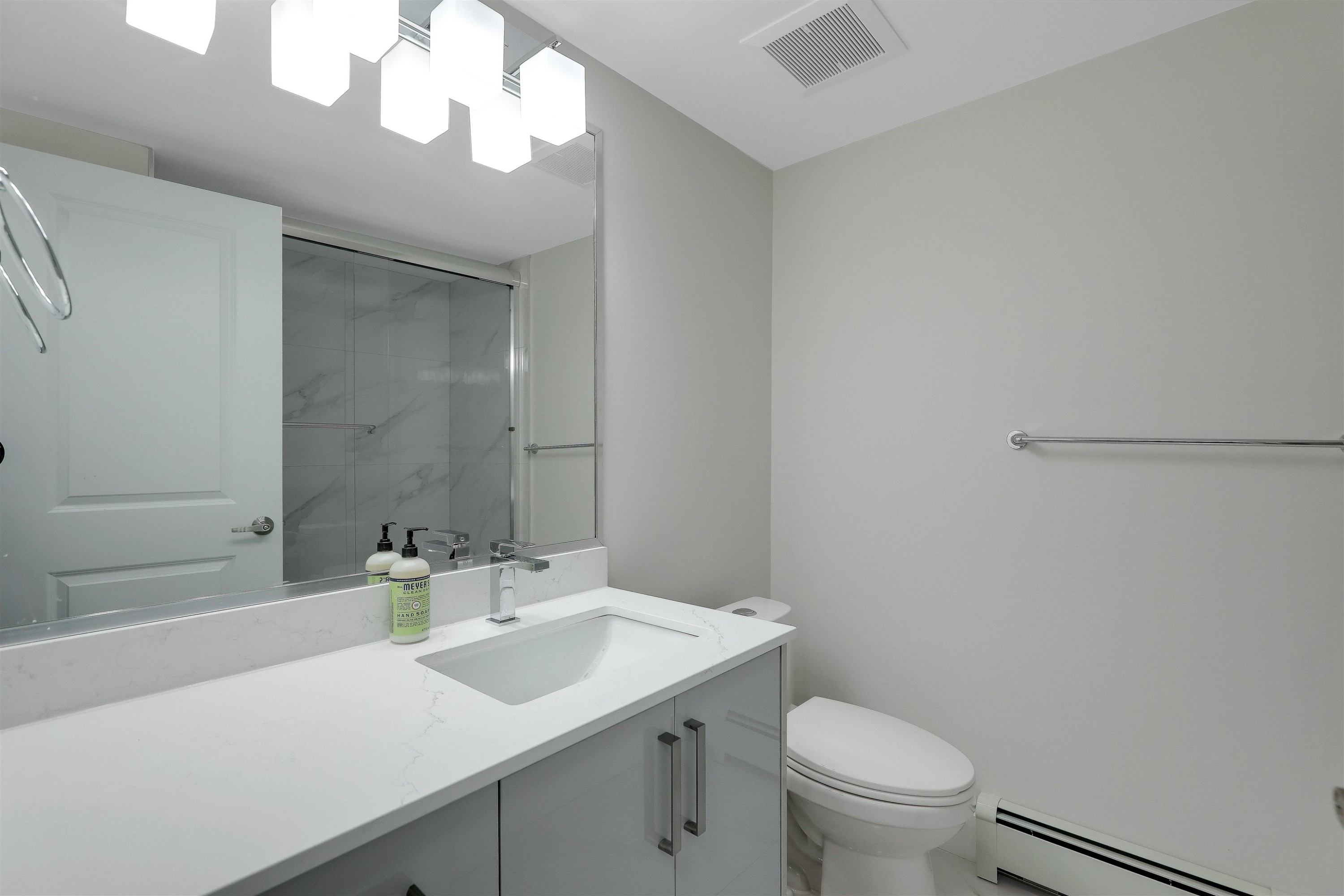 









12509


77b

Avenue,
Surrey,




BC
V3W 8L9

