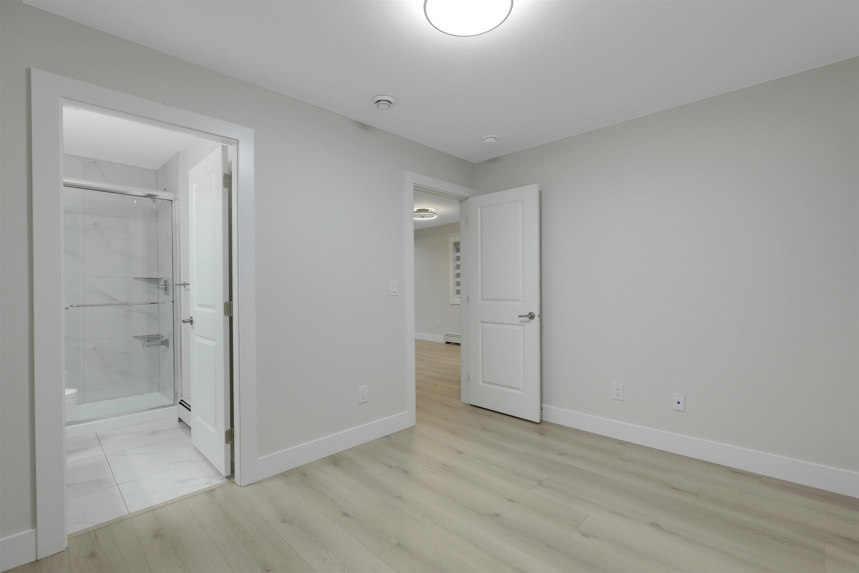 









12509


77b

Avenue,
Surrey,




BC
V3W 8L9

