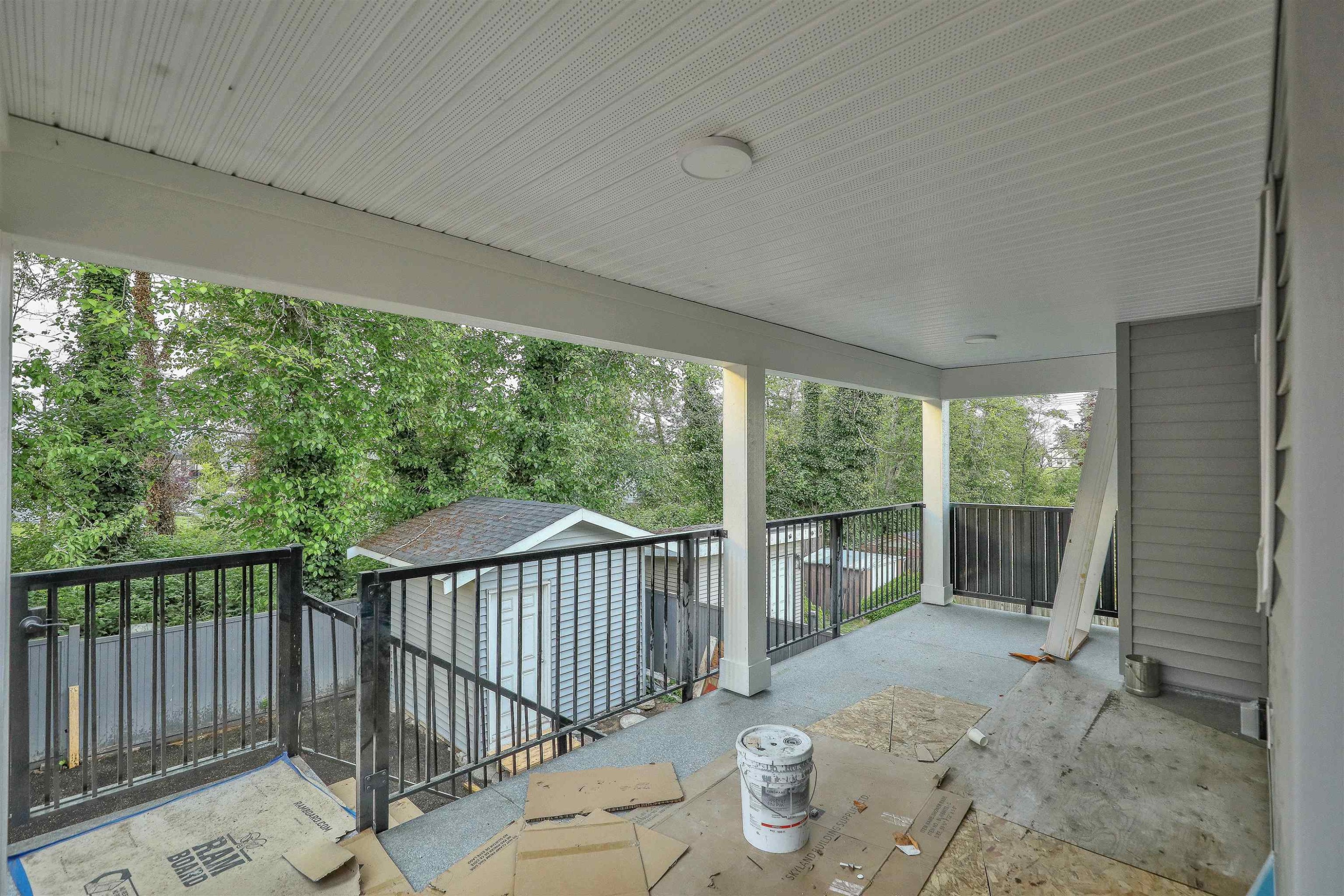 









12509


77b

Avenue,
Surrey,




BC
V3W 8L9

