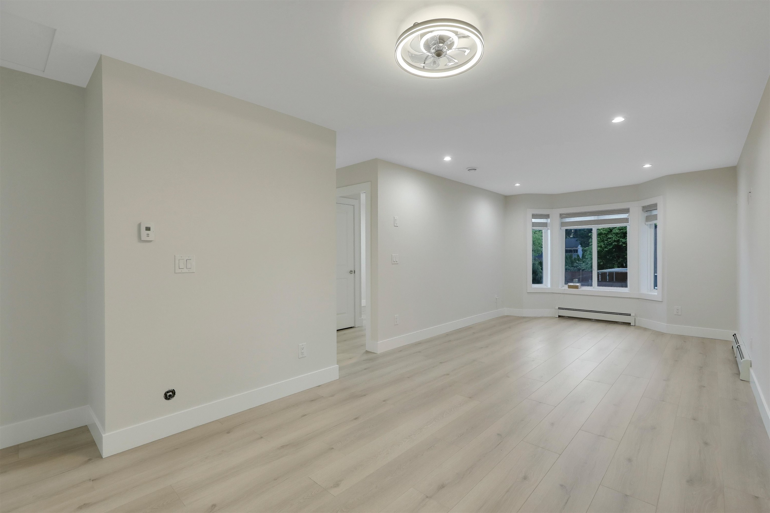 









12509


77b

Avenue,
Surrey,




BC
V3W 8L9

