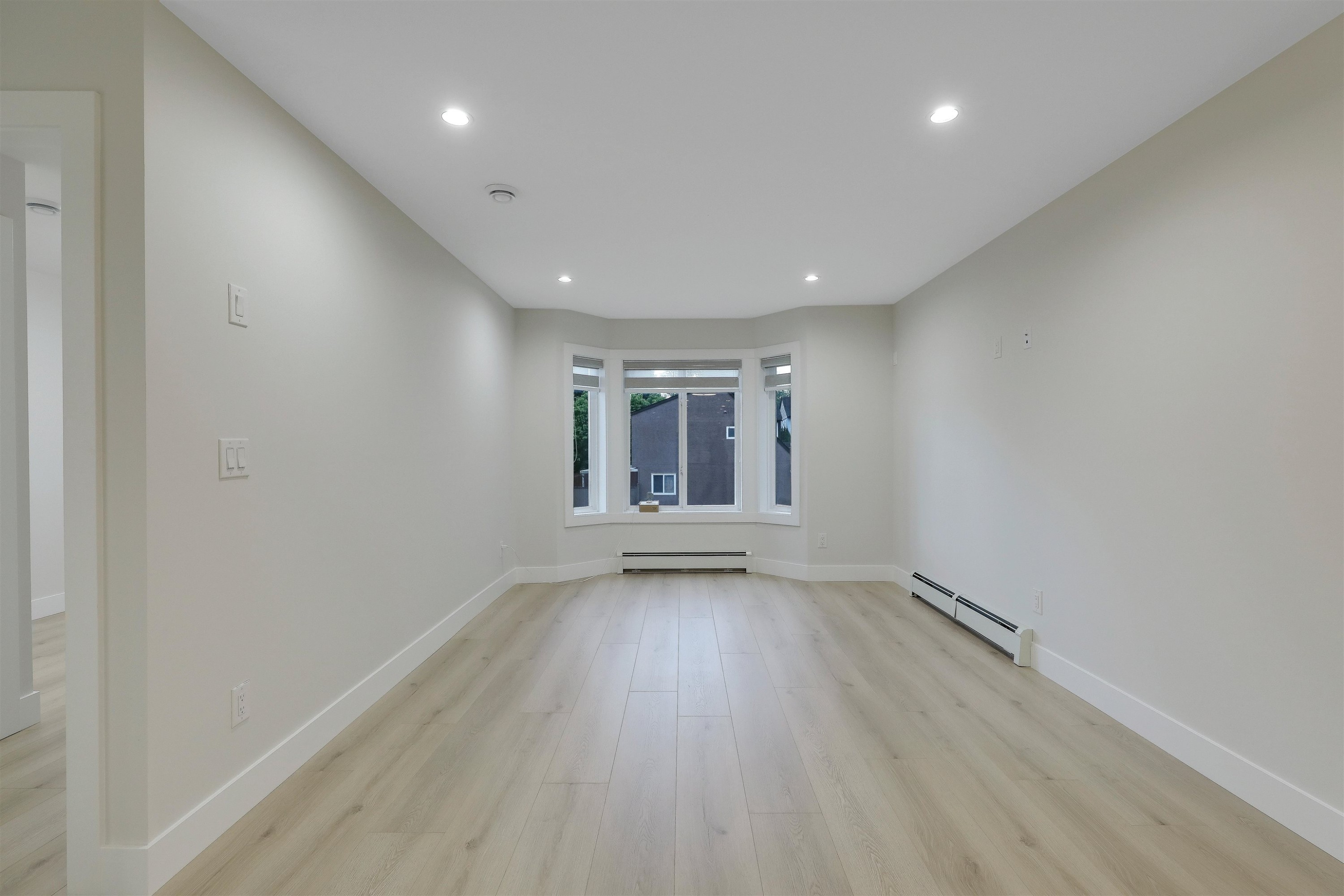 









12509


77b

Avenue,
Surrey,




BC
V3W 8L9

