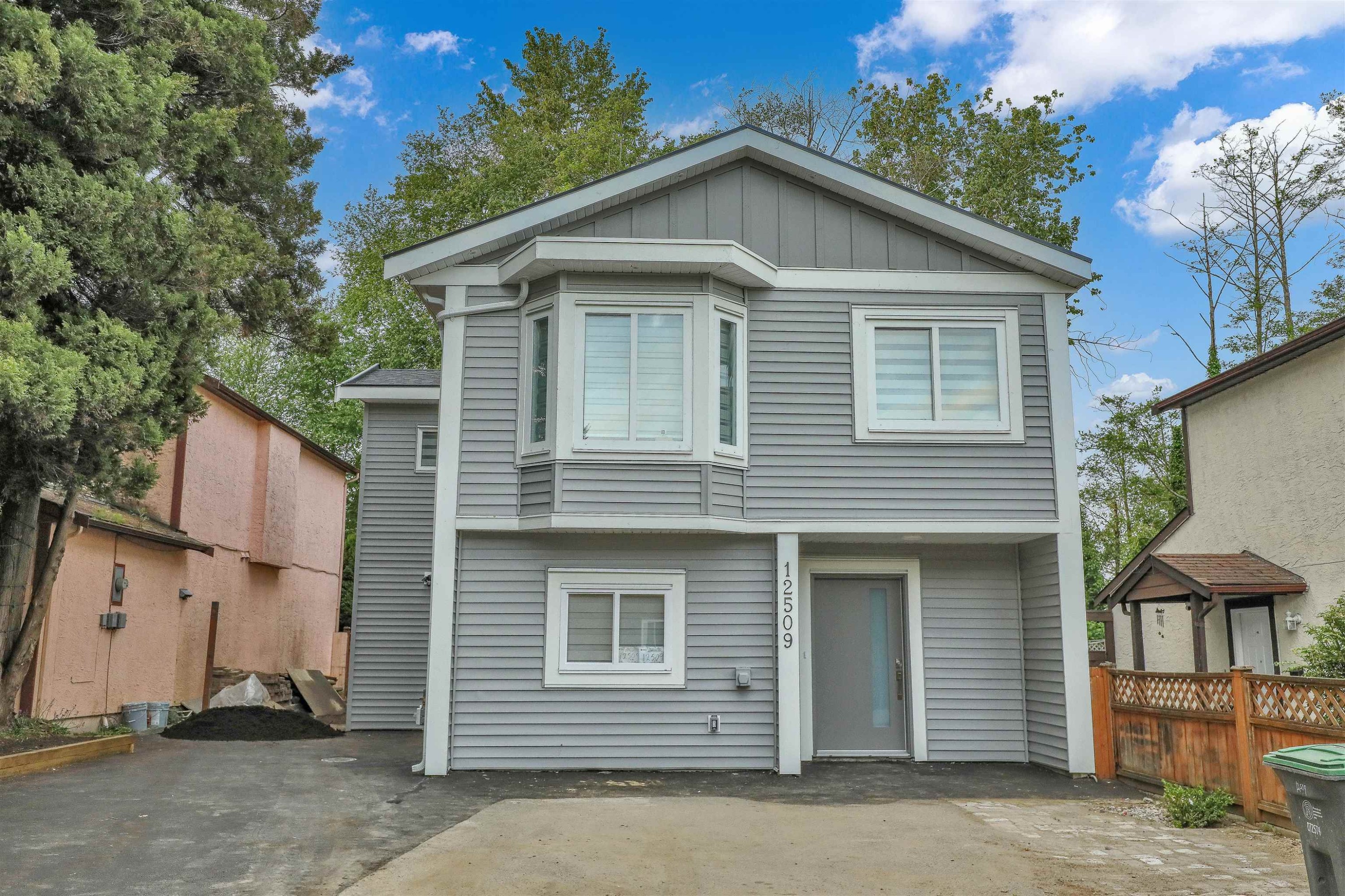 









12509


77b

Avenue,
Surrey,




BC
V3W 8L9

