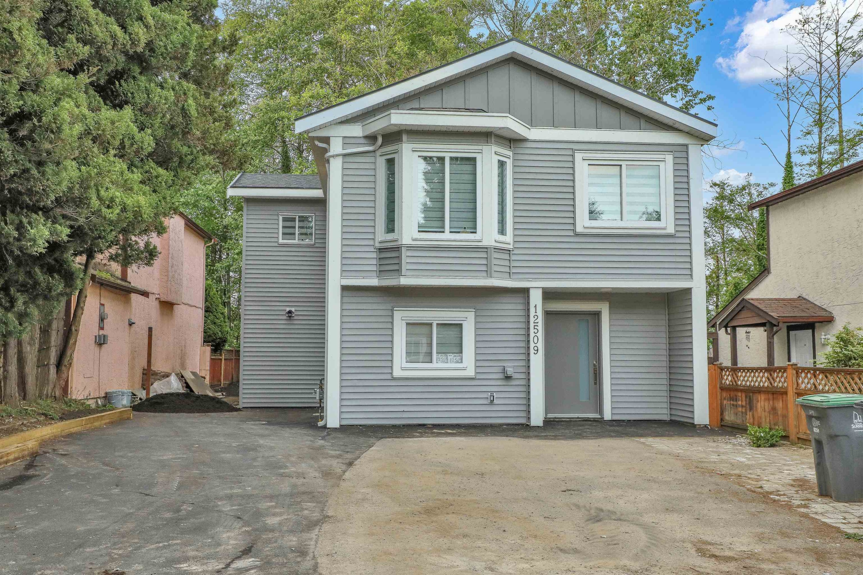 









12509


77b

Avenue,
Surrey,




BC
V3W 8L9

