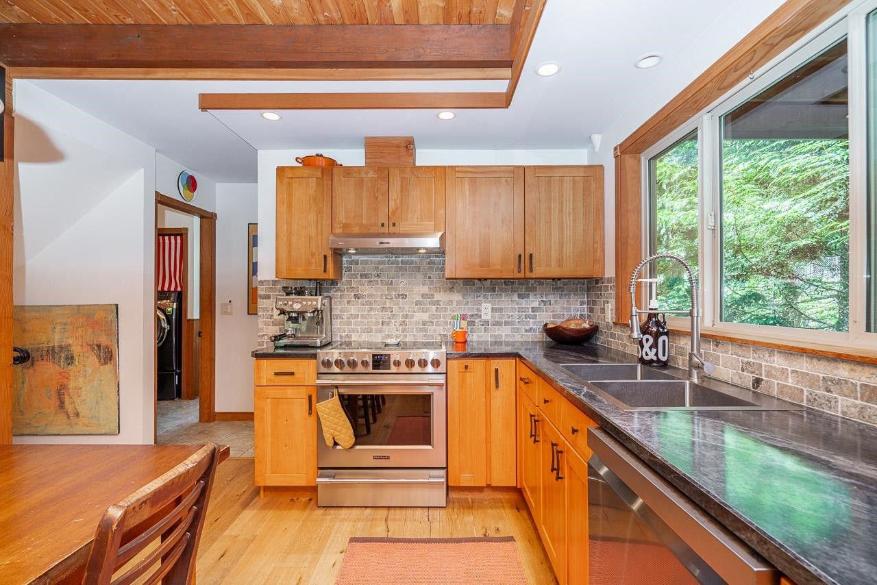 









44301


Bayview

Road,
Mission,




BC
V0M 1N0

