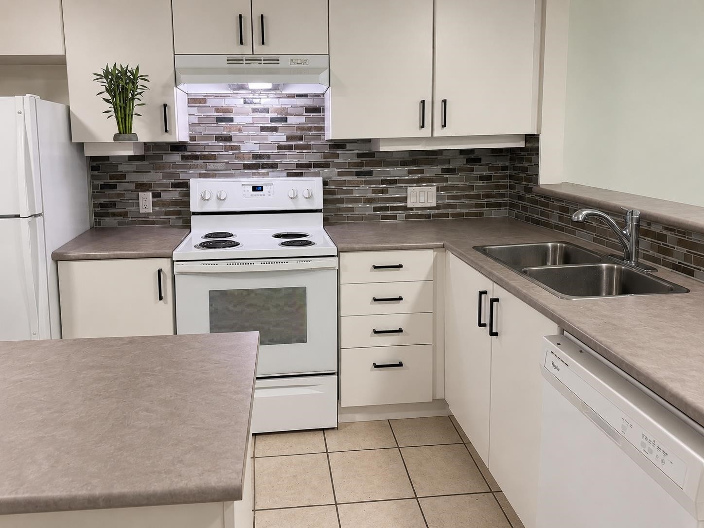 









10838


City

Parkway, 328,
Surrey,




BC
V3T 5X9

