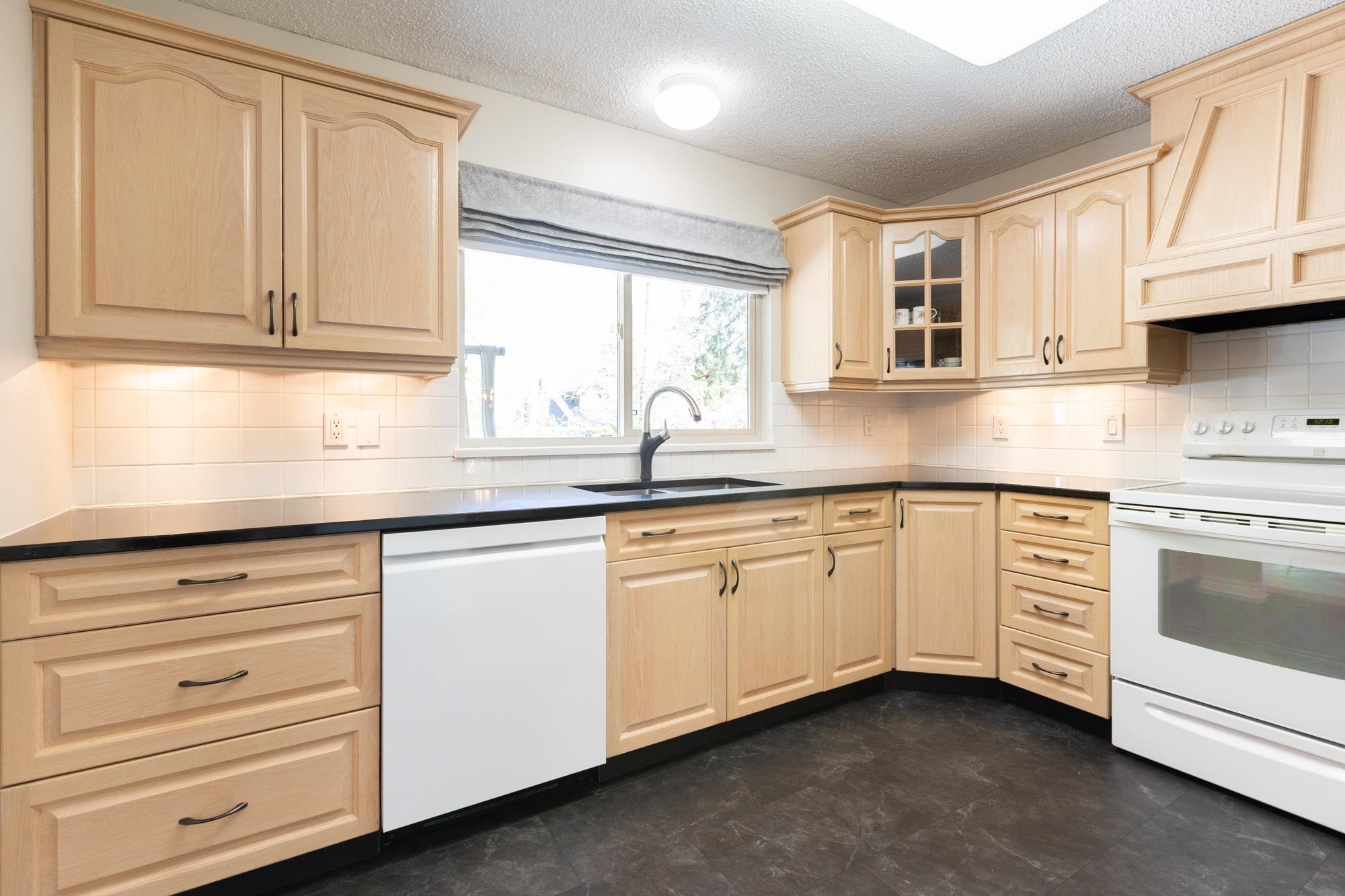 









20249


44

Avenue,
Langley,




BC
V3A 6L9

