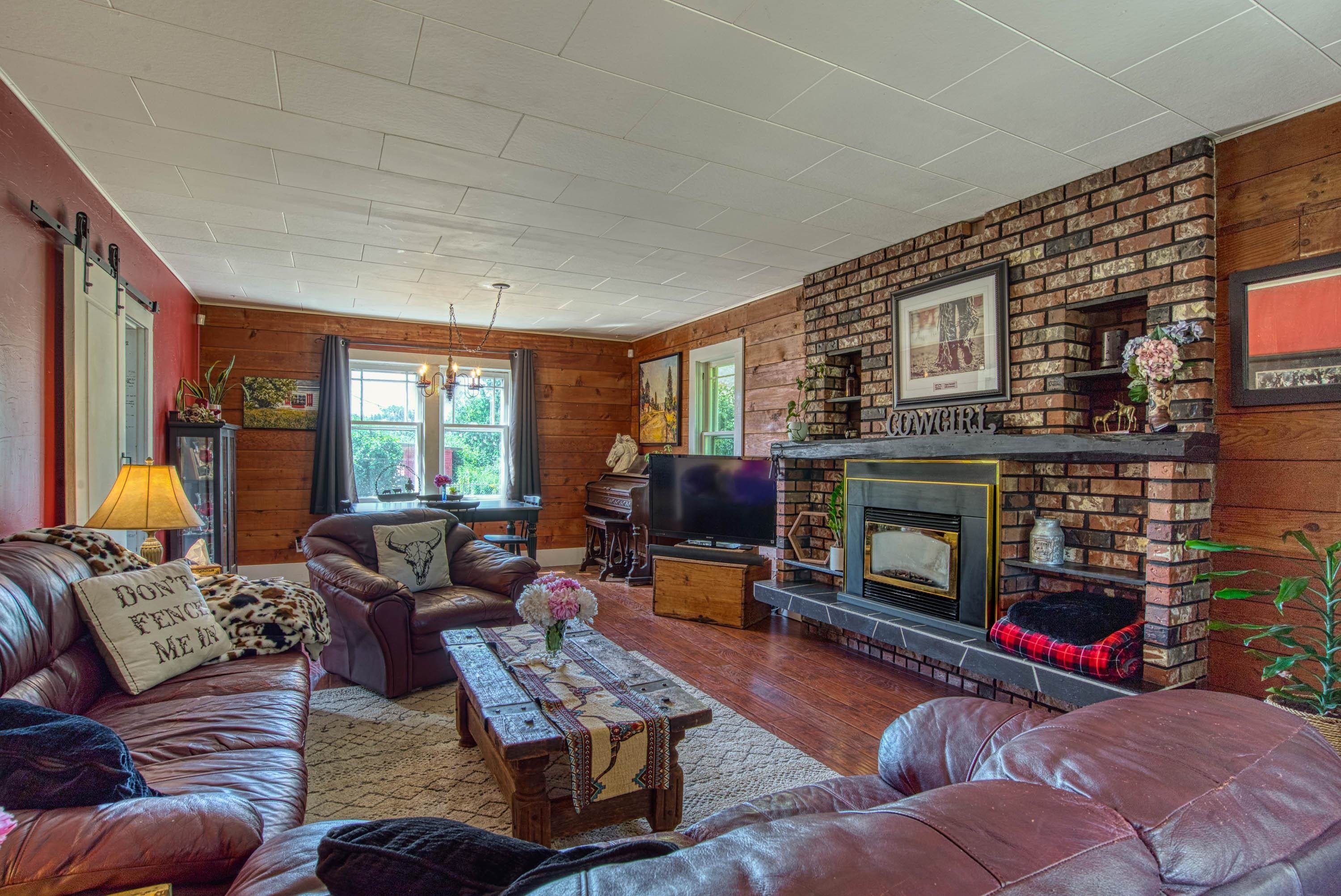 









19636


8

Avenue,
Langley,




BC
V2Z 1W1

