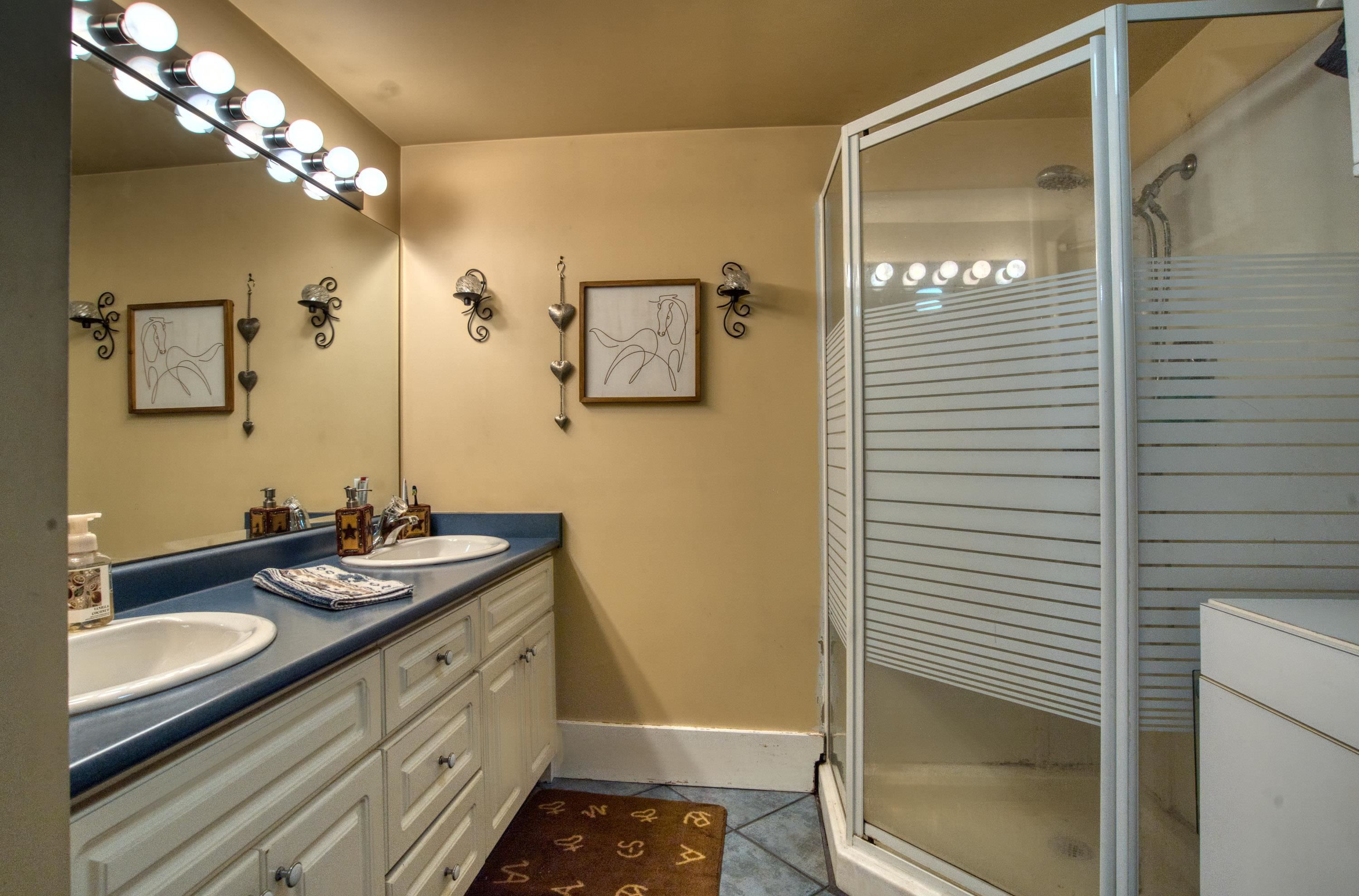 









19636


8

Avenue,
Langley,




BC
V2Z 1W1

