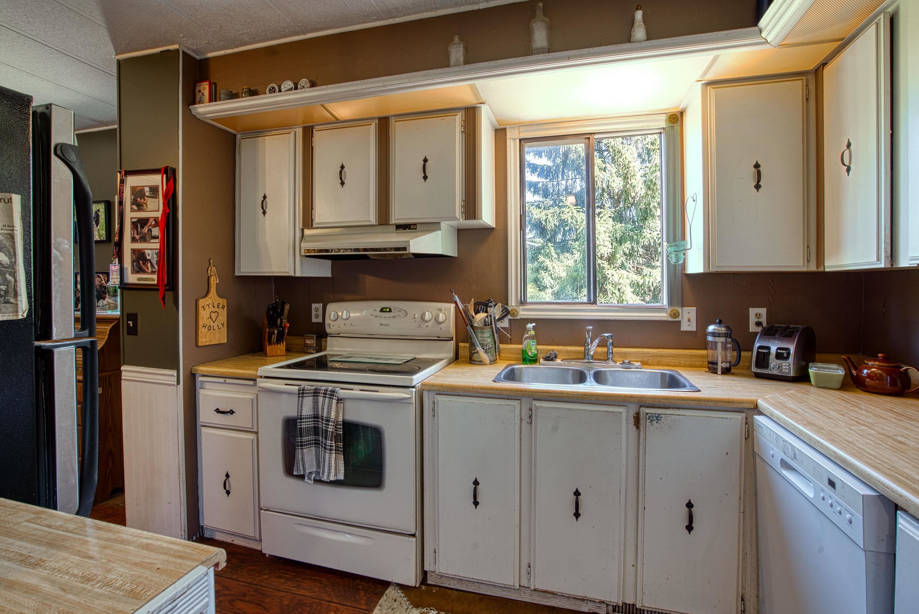 









19636


8

Avenue,
Langley,




BC
V2Z 1W1

