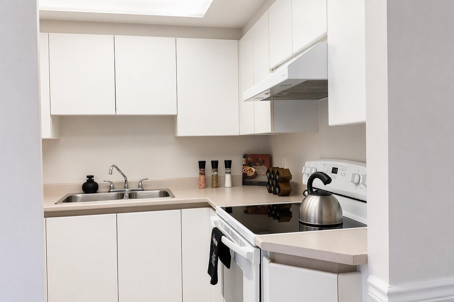 









13353


108

Avenue, 702,
Surrey,




BC
V3T 5T5

