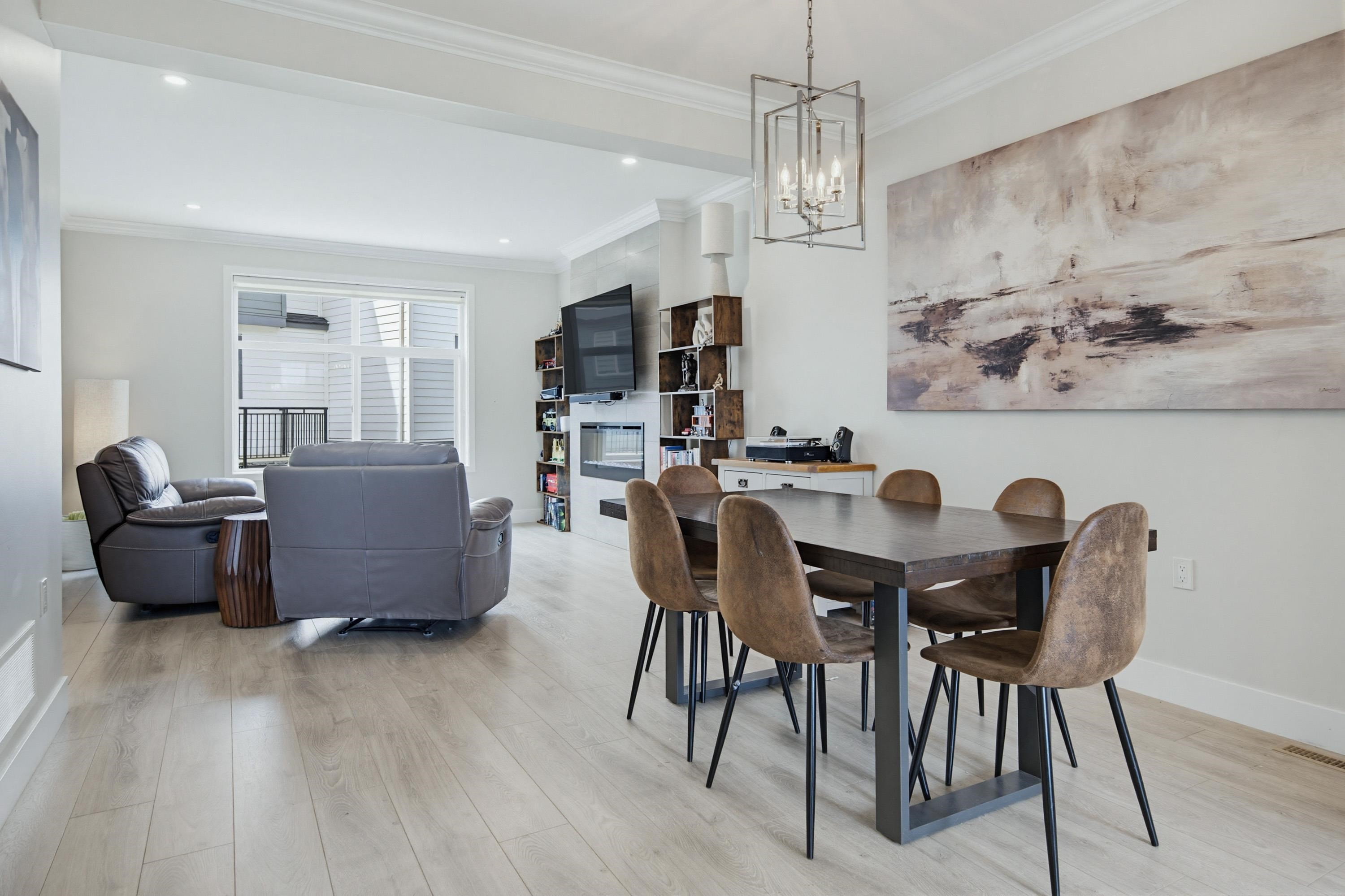 









15665


Mountain View

Drive, 75,
Surrey,




BC
V3Z 0W8


