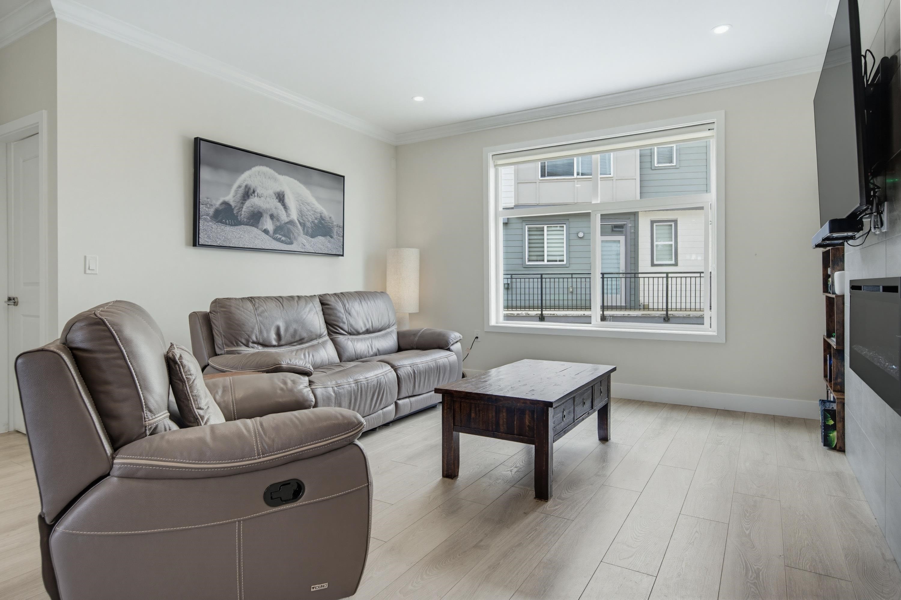 









15665


Mountain View

Drive, 75,
Surrey,




BC
V3Z 0W8

