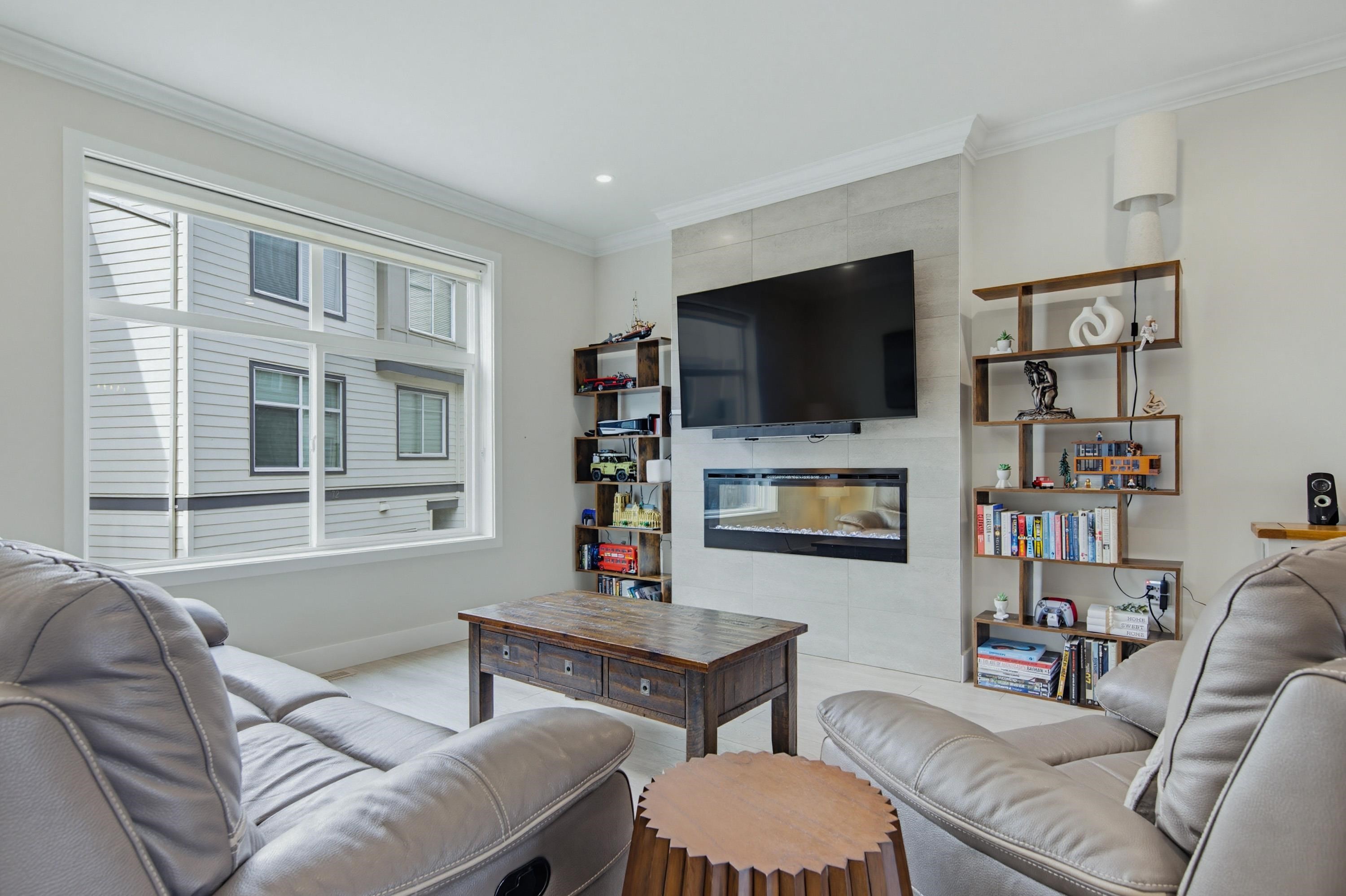 









15665


Mountain View

Drive, 75,
Surrey,




BC
V3Z 0W8

