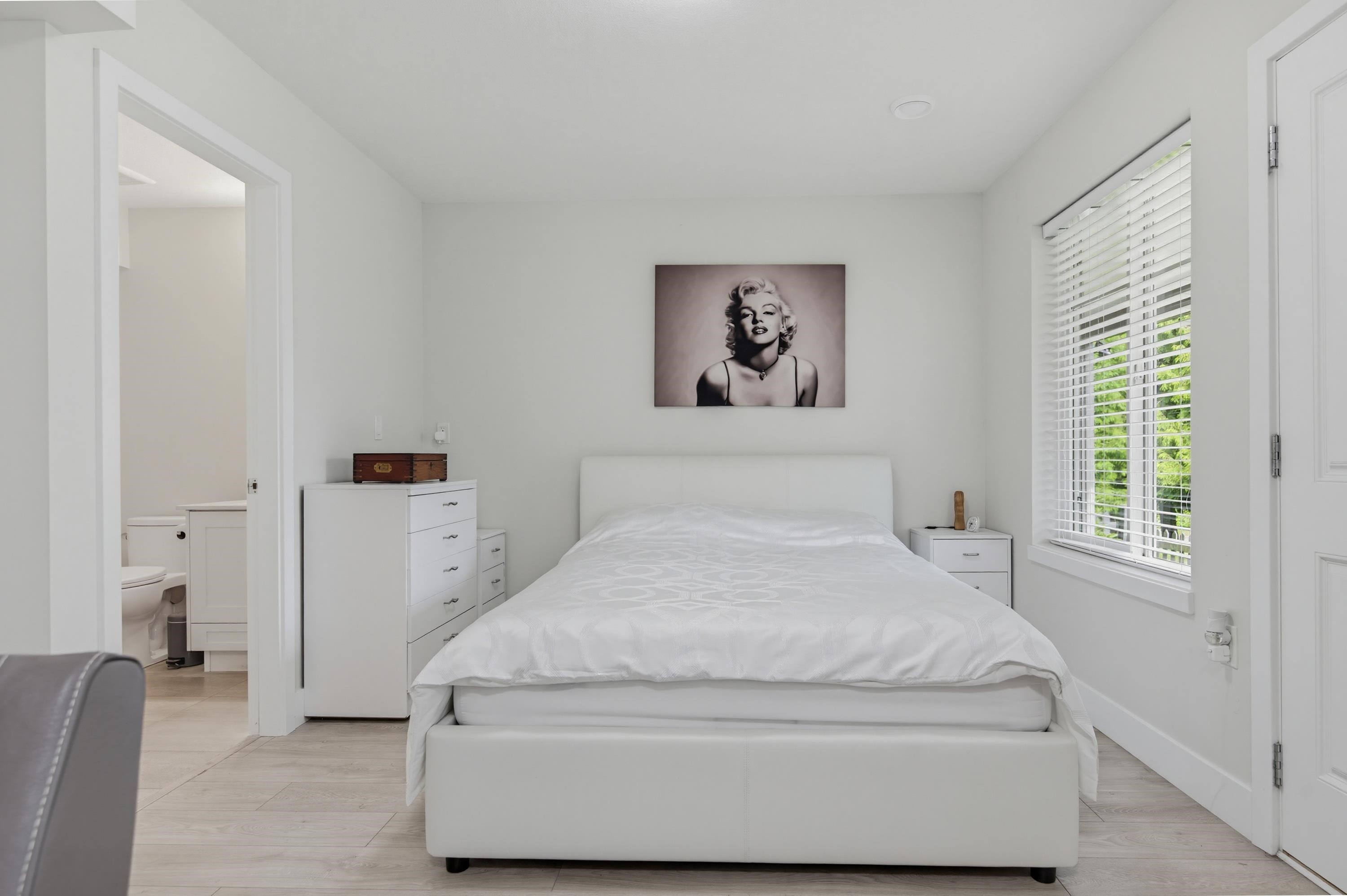 









15665


Mountain View

Drive, 75,
Surrey,




BC
V3Z 0W8

