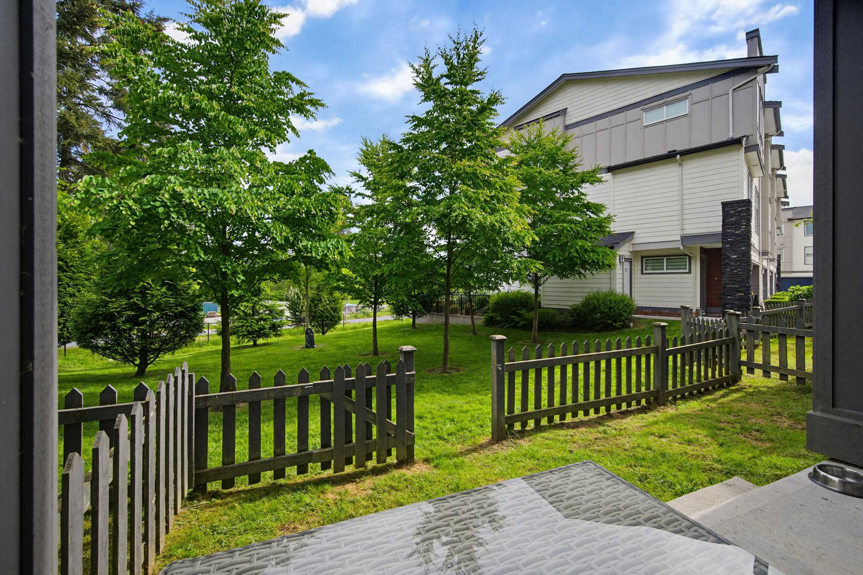 









15665


Mountain View

Drive, 75,
Surrey,




BC
V3Z 0W8

