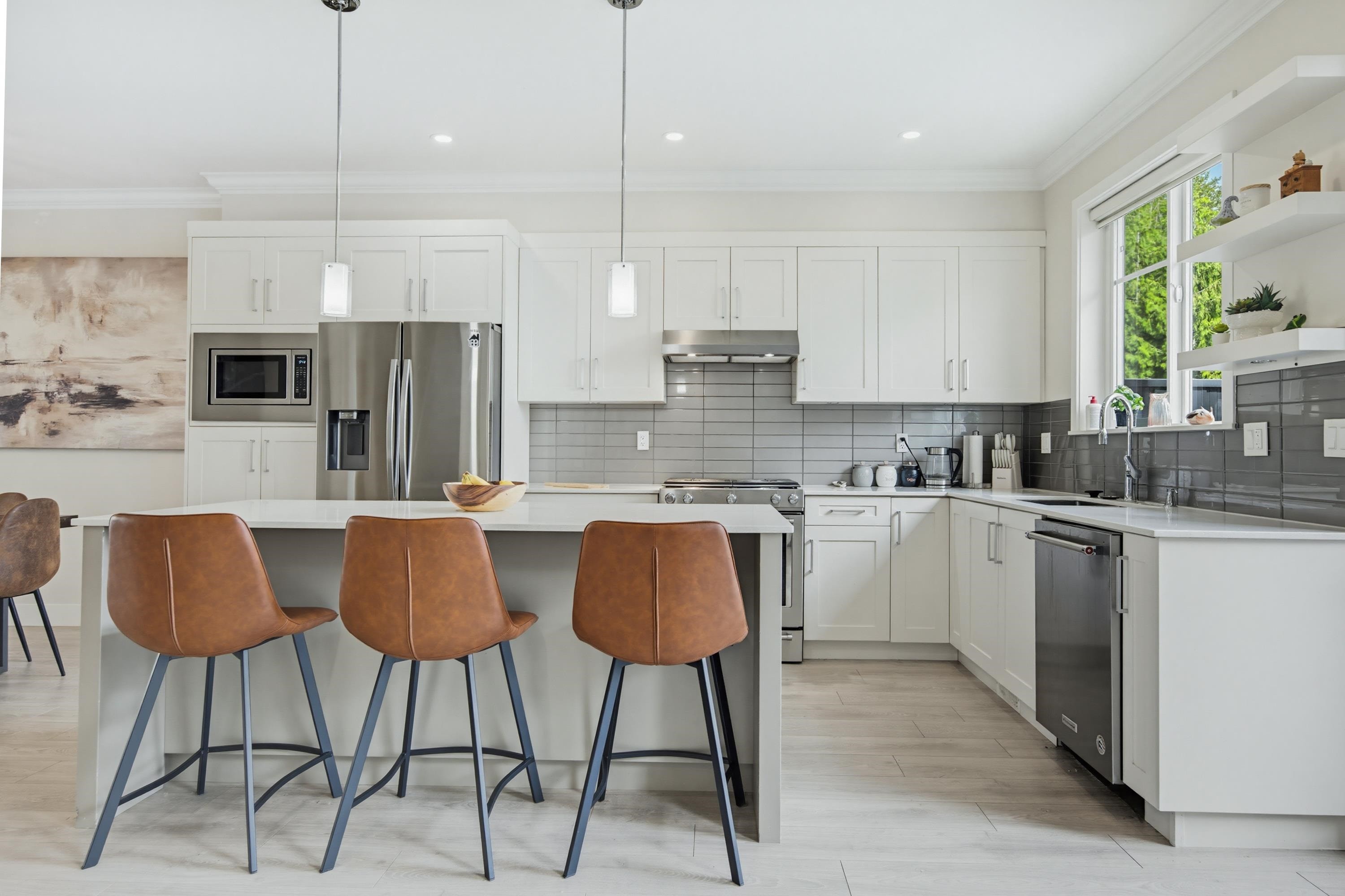 









15665


Mountain View

Drive, 75,
Surrey,




BC
V3Z 0W8

