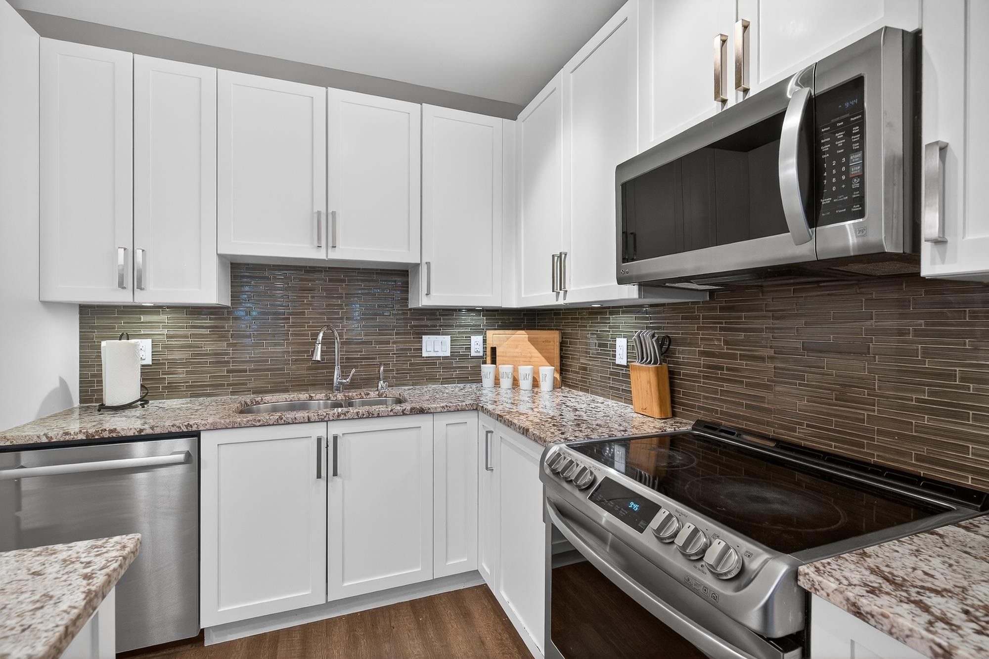 









6490


194

Street, B102,
Surrey,




BC
V4N 6J9

