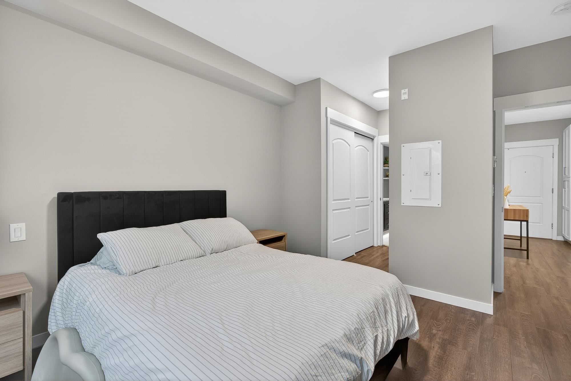 









6490


194

Street, B102,
Surrey,




BC
V4N 6J9

