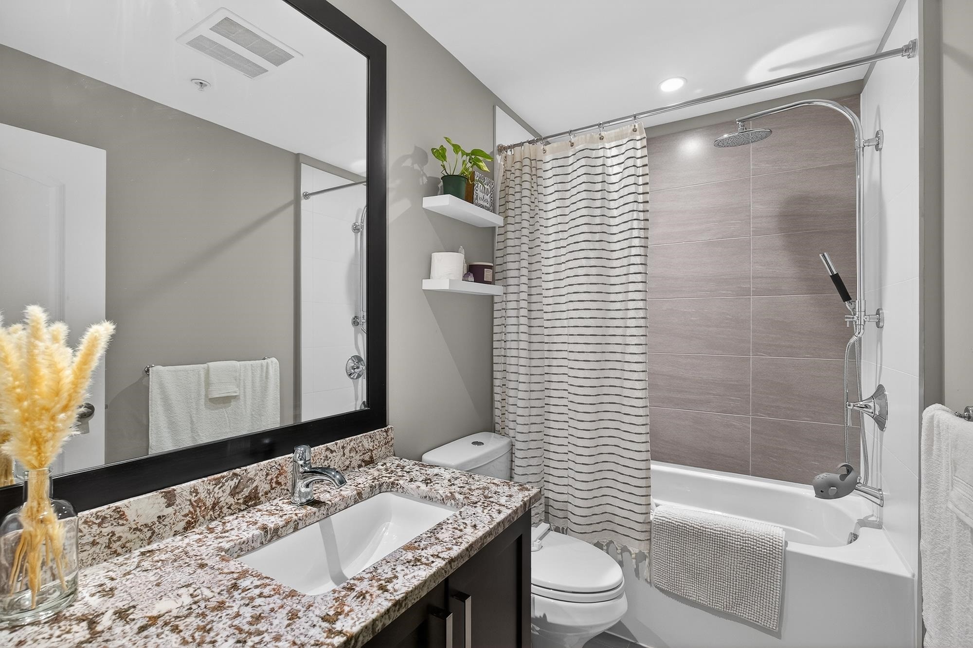 









6490


194

Street, B102,
Surrey,




BC
V4N 6J9

