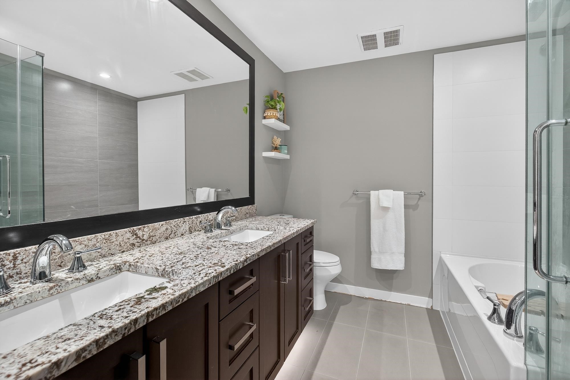 









6490


194

Street, B102,
Surrey,




BC
V4N 6J9

