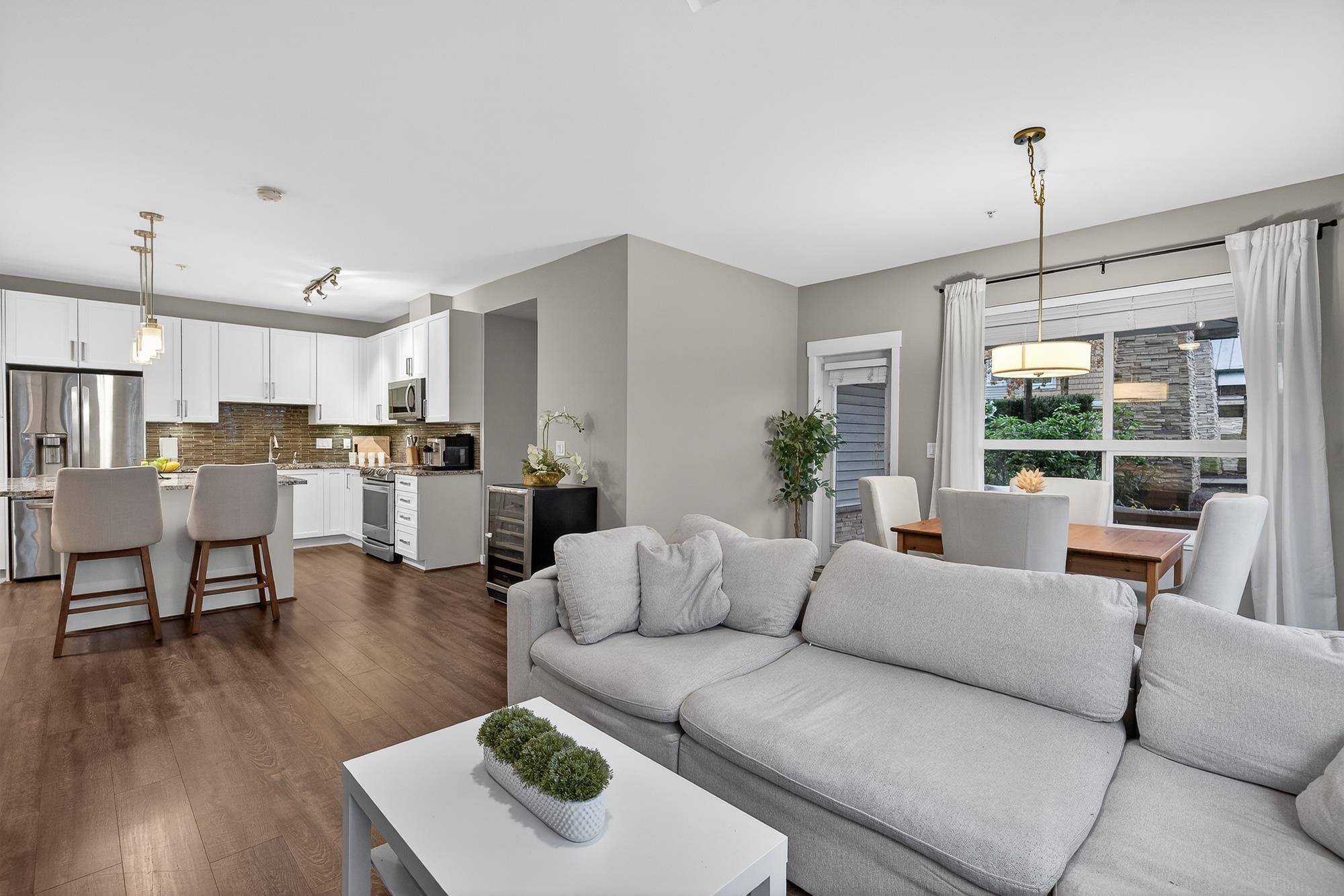 









6490


194

Street, B102,
Surrey,




BC
V4N 6J9

