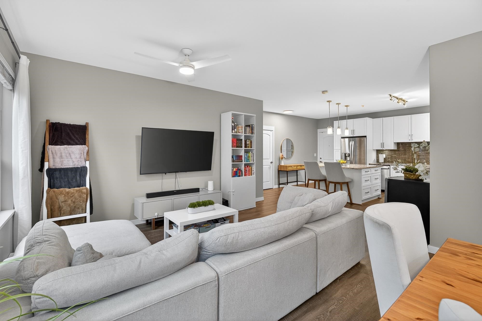 









6490


194

Street, B102,
Surrey,




BC
V4N 6J9

