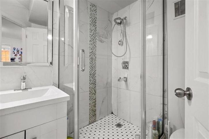 









12738


66

Avenue, 40,
Surrey,




BC
V3W 1P3

