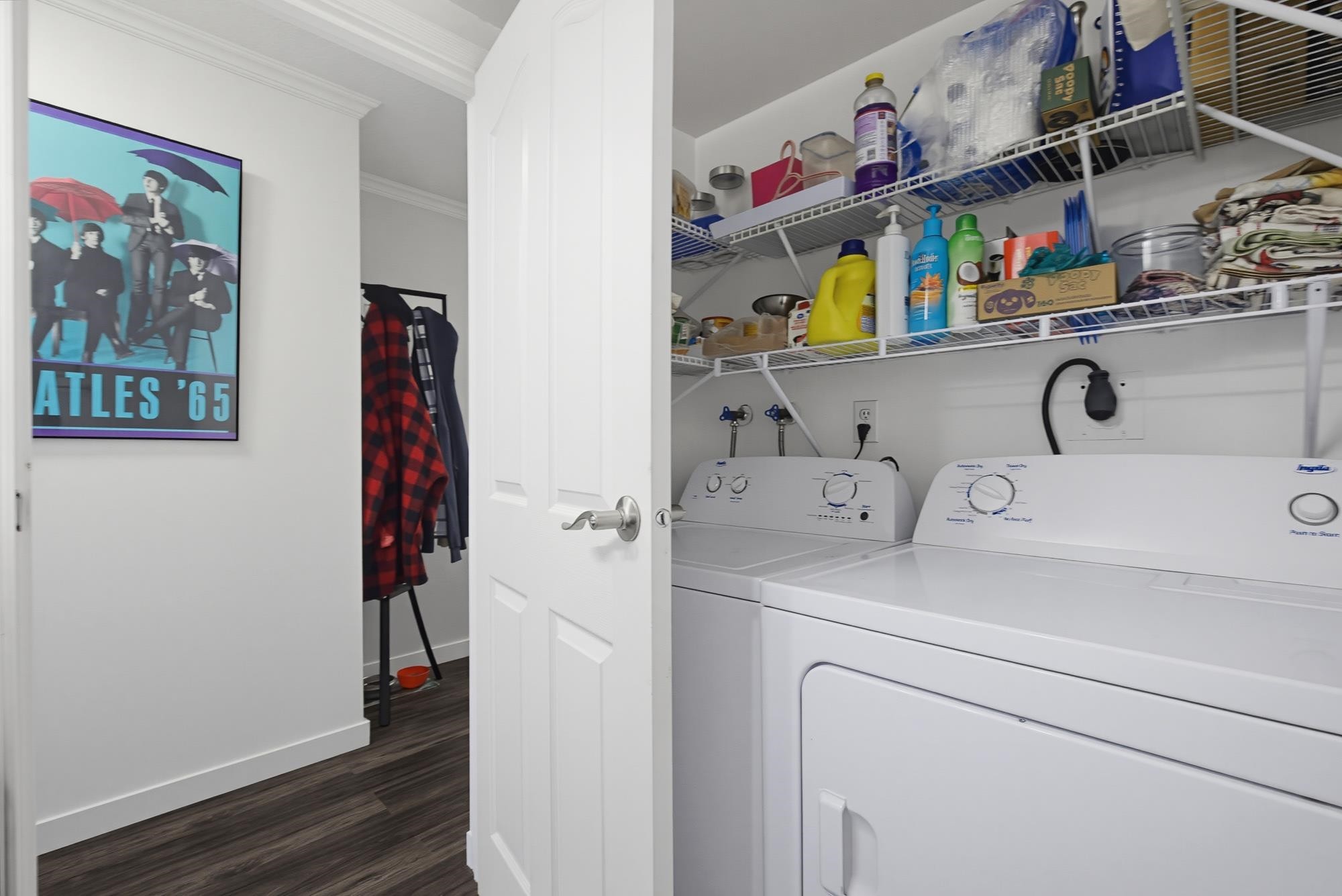 









404


Bruneau

Place,
Langley,




BC
V4W 3K9

